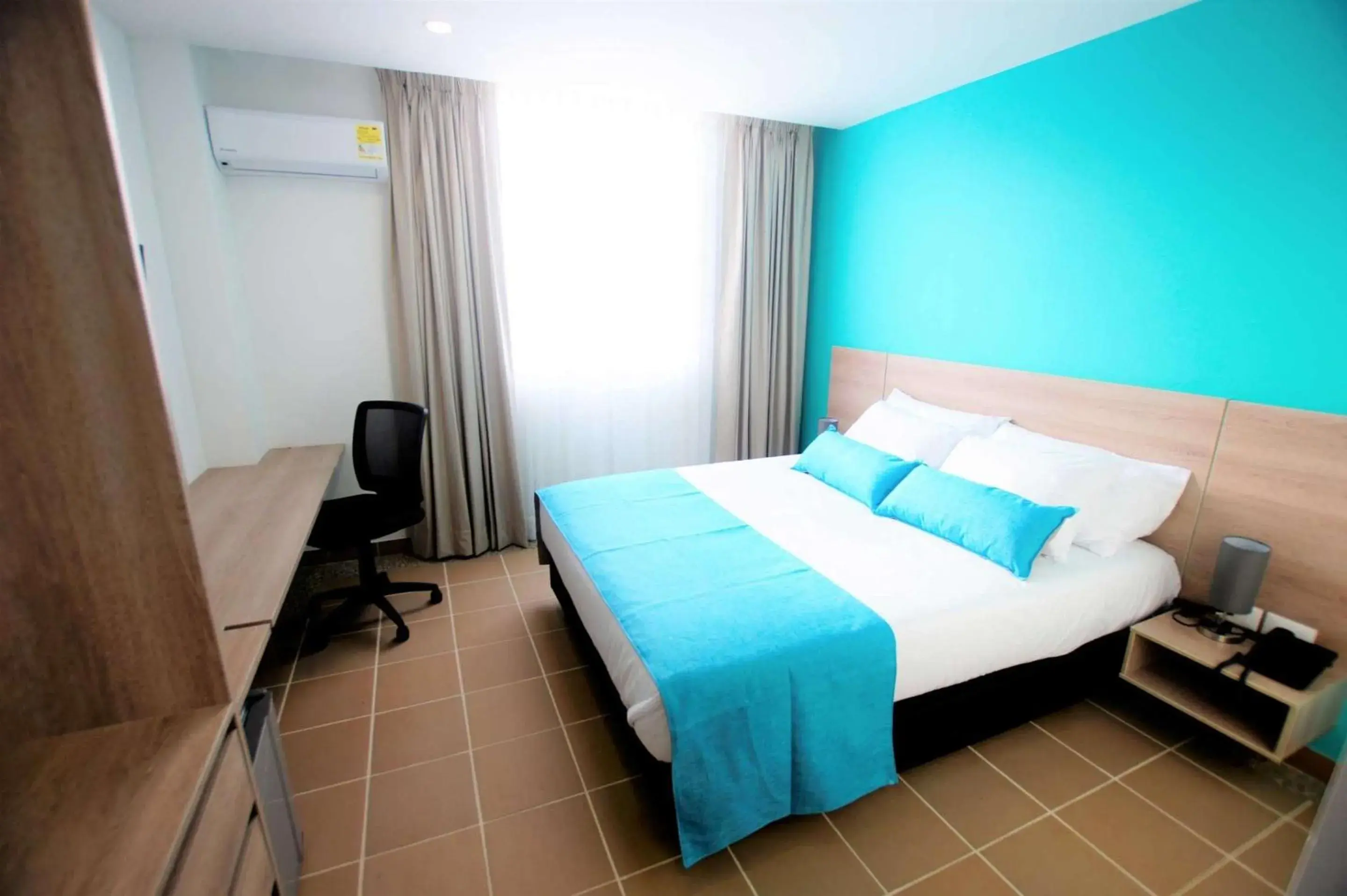 Standard Queen Room - single occupancy in Best Western Puerto Gaitan Standard Queen Room - single occupancy in Best Western Puerto Gaitan