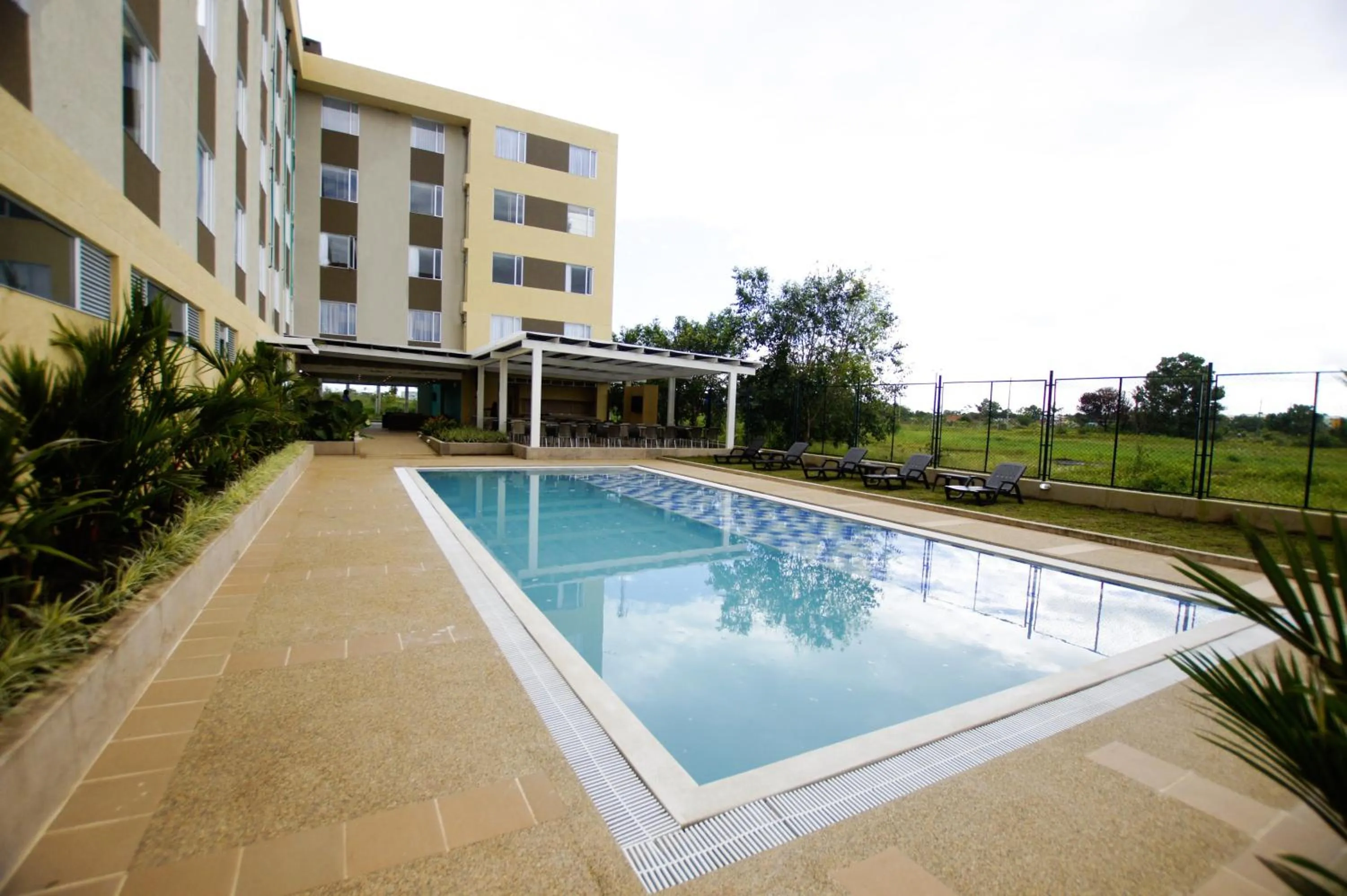 Swimming pool in Best Western Puerto Gaitan