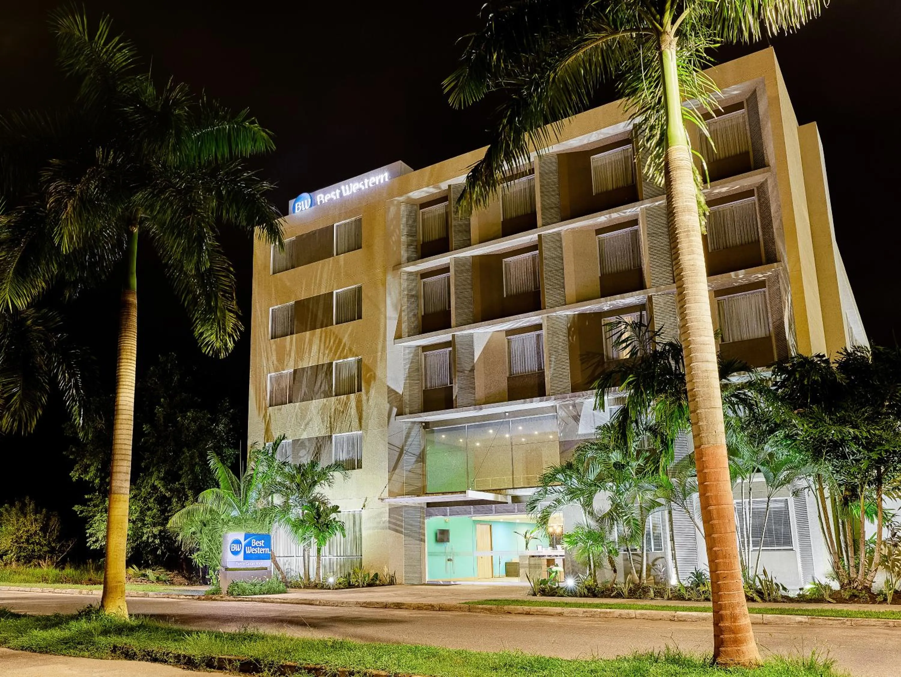 Facade/entrance in Best Western Puerto Gaitan