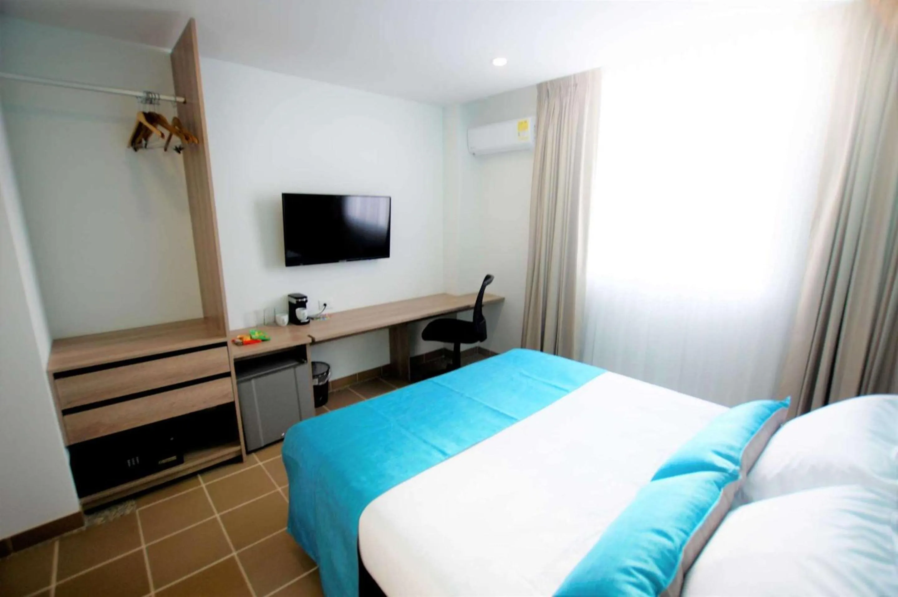 Bedroom, Bed in Best Western Puerto Gaitan