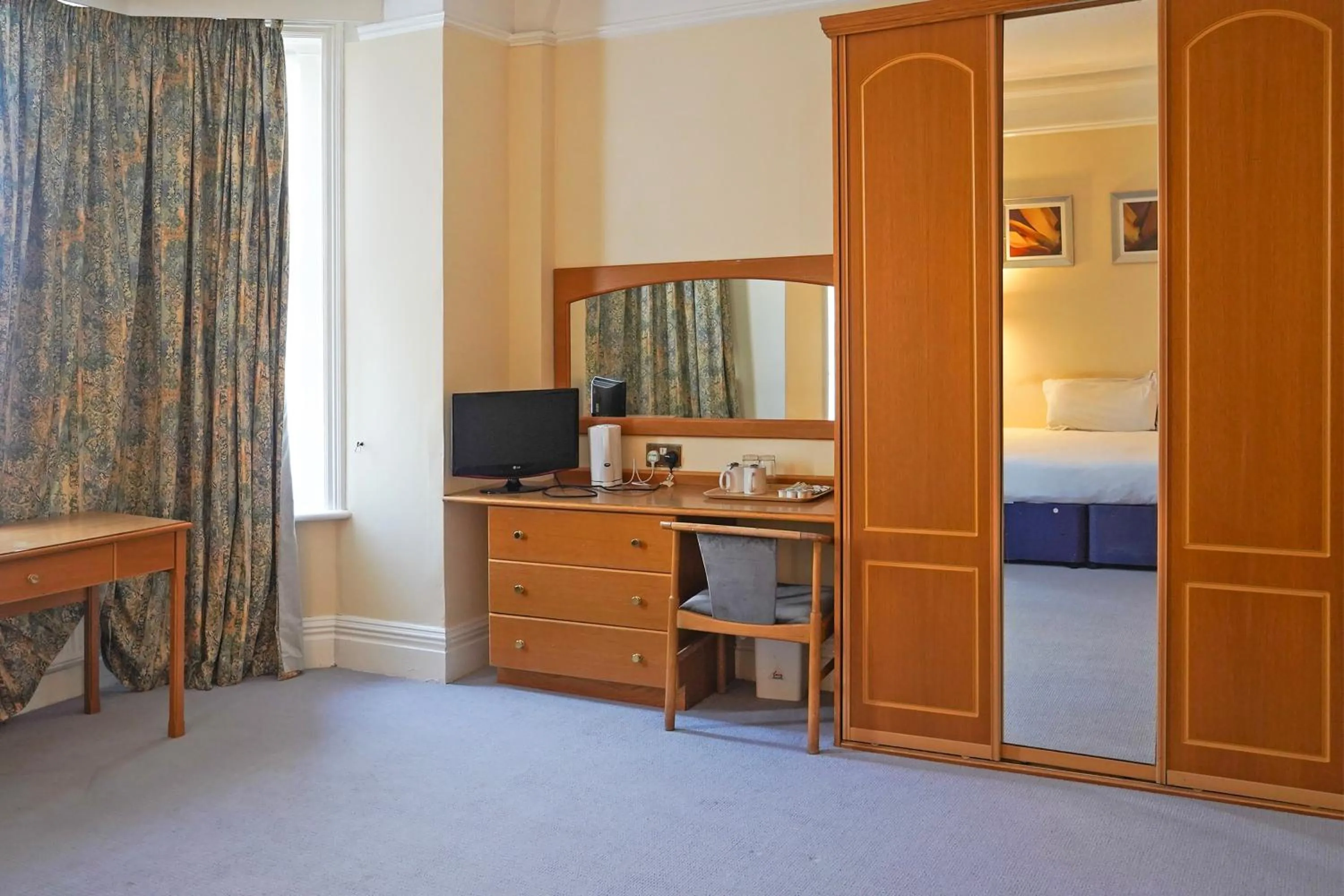 Bedroom, Bed in OYO Langford Hotel, Brighton & Hove