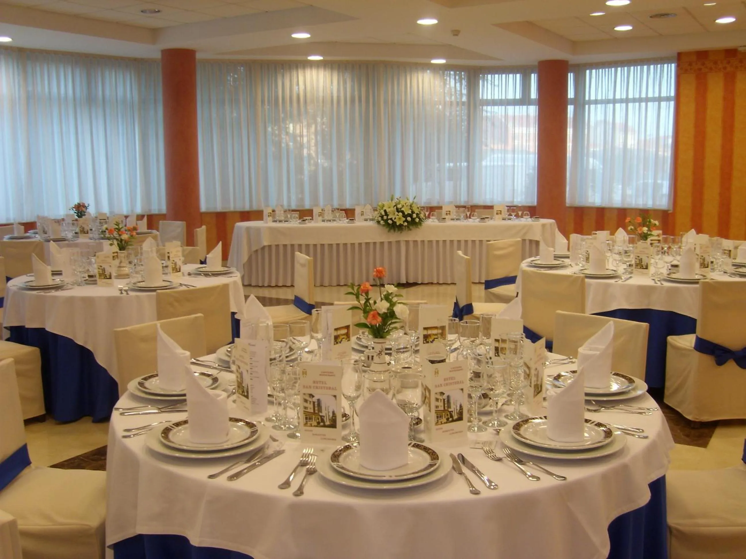 Restaurant/places to eat in Hotel Escuela San Cristobal