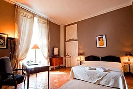 Bedroom, Bed in Château d'Arpaillargues - TERITORIA