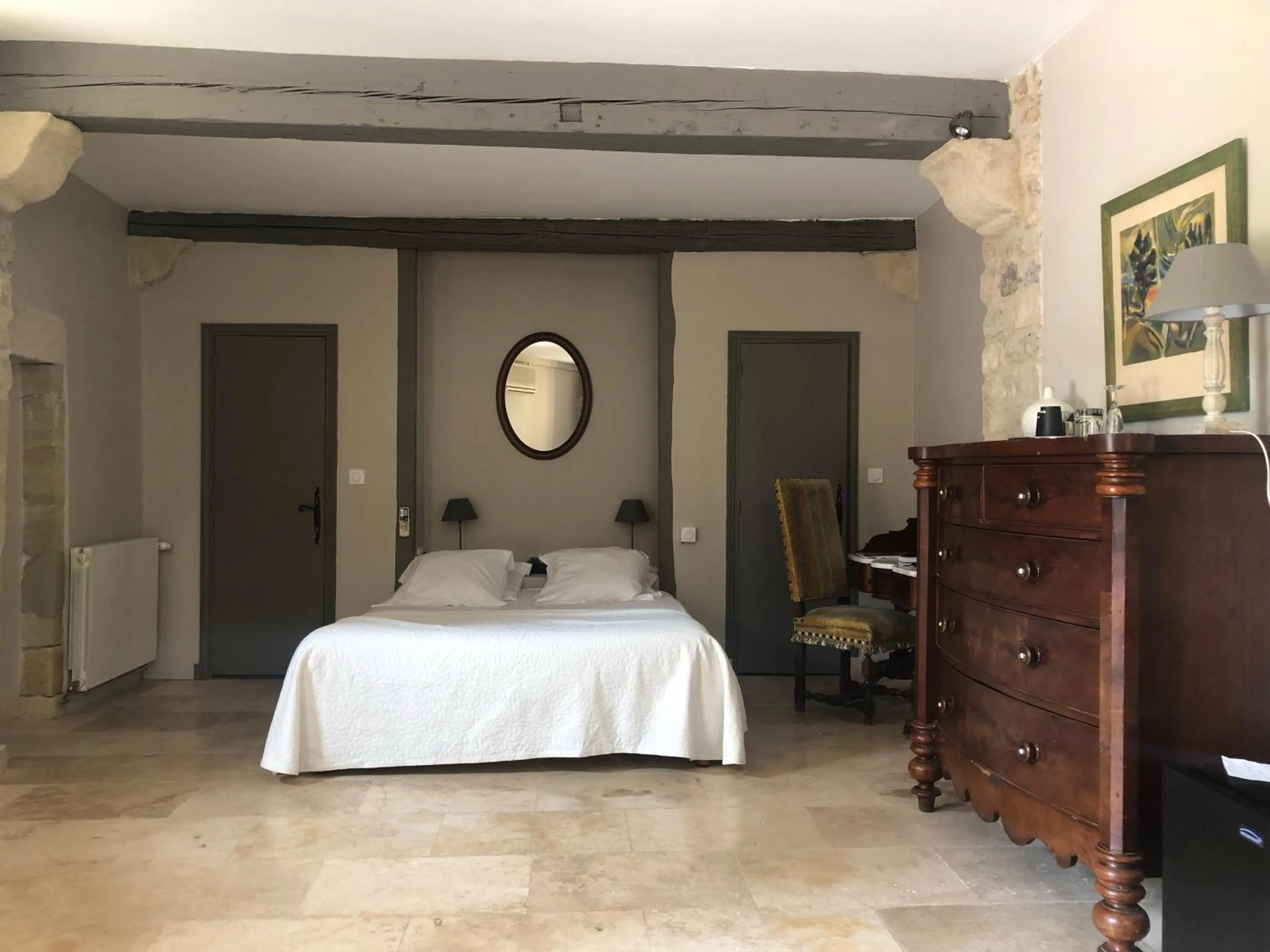 Bed in Château d'Arpaillargues - TERITORIA