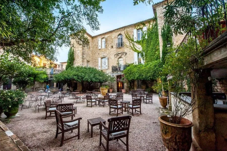 Property building in Château d'Arpaillargues - TERITORIA