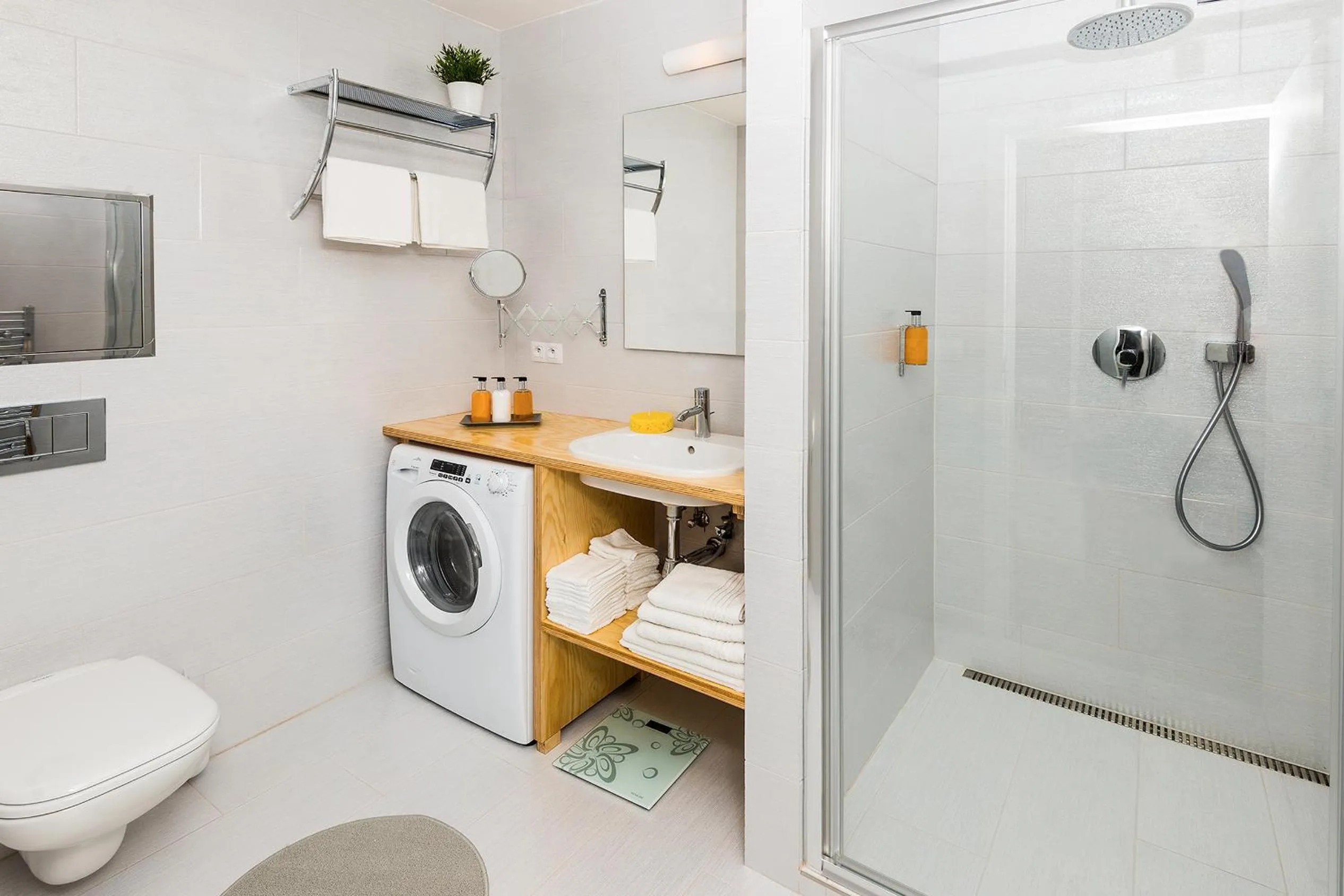 Shower in Residence Trafick