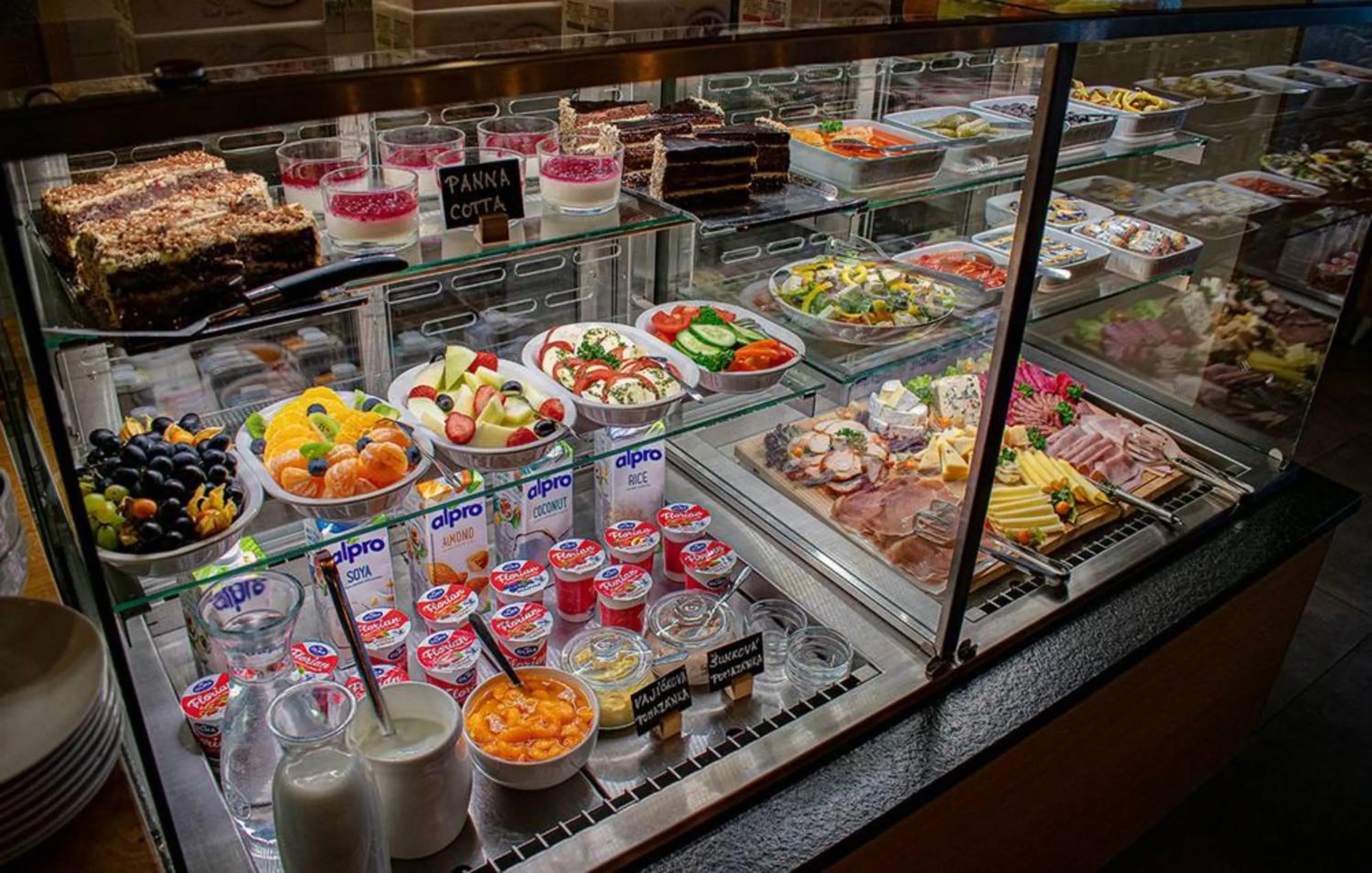 Food in Residence Trafick