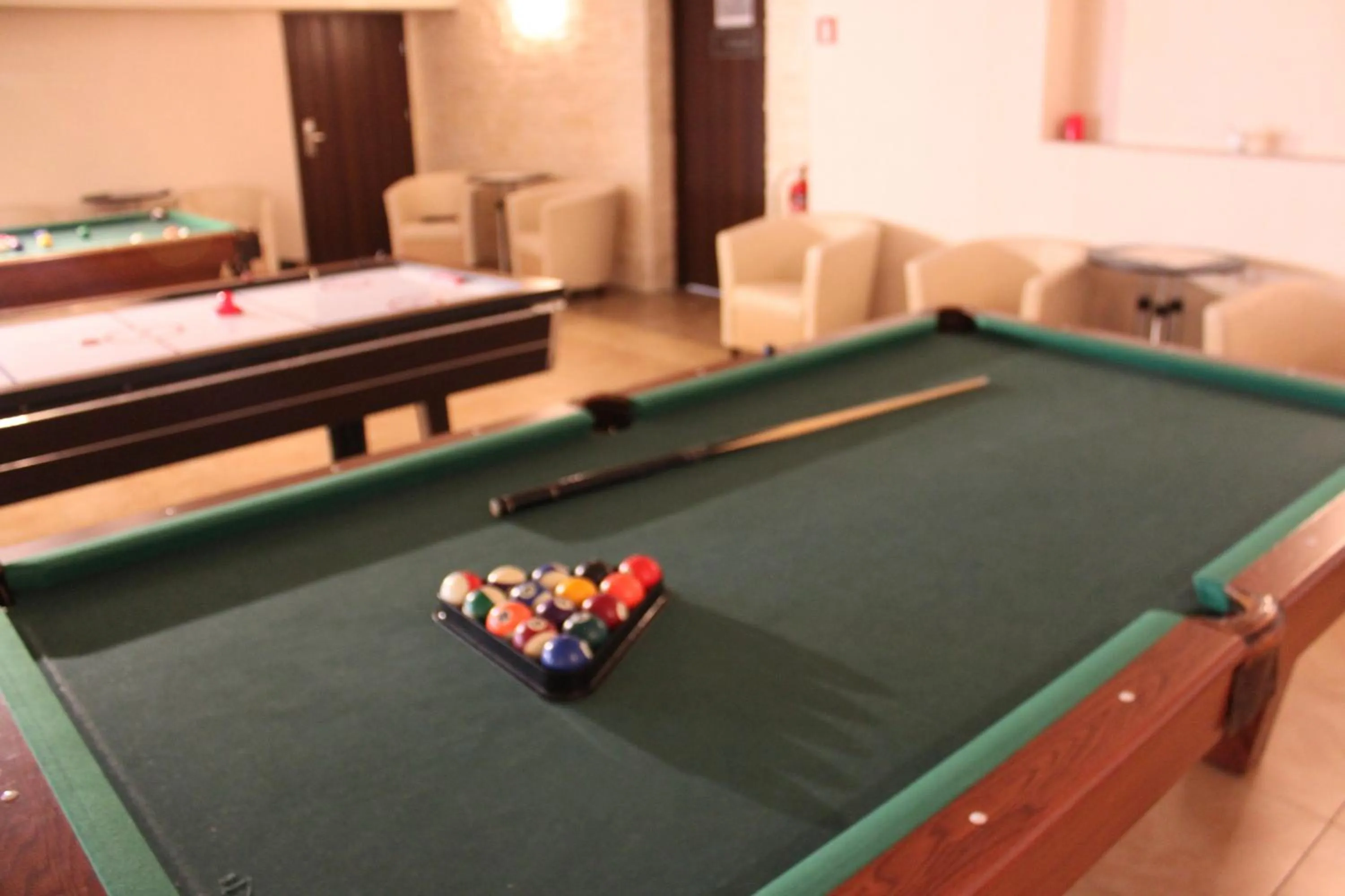 Billiard in Hotel Monet & Rubbens