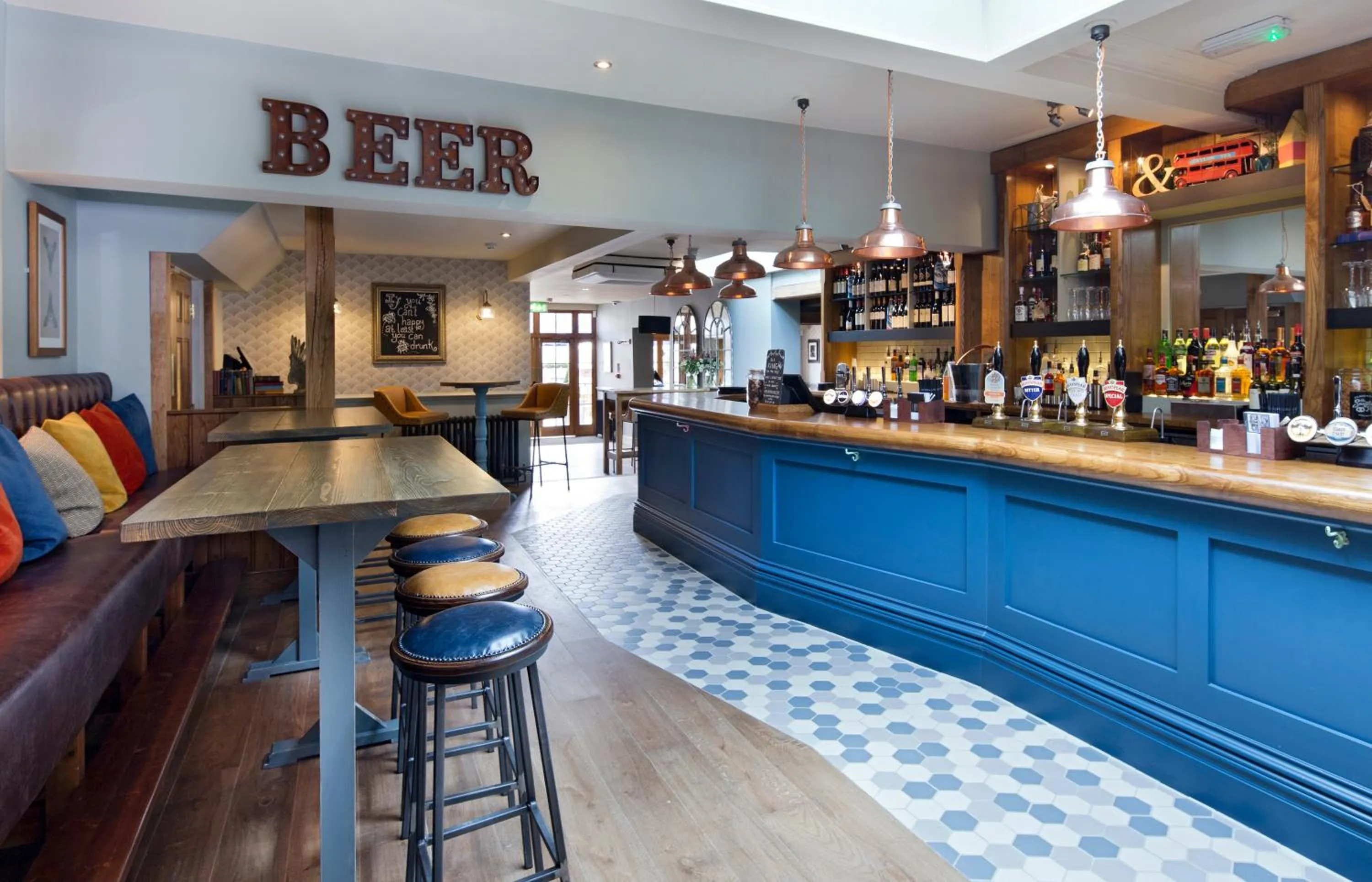 Lounge or bar in The George Townhouse