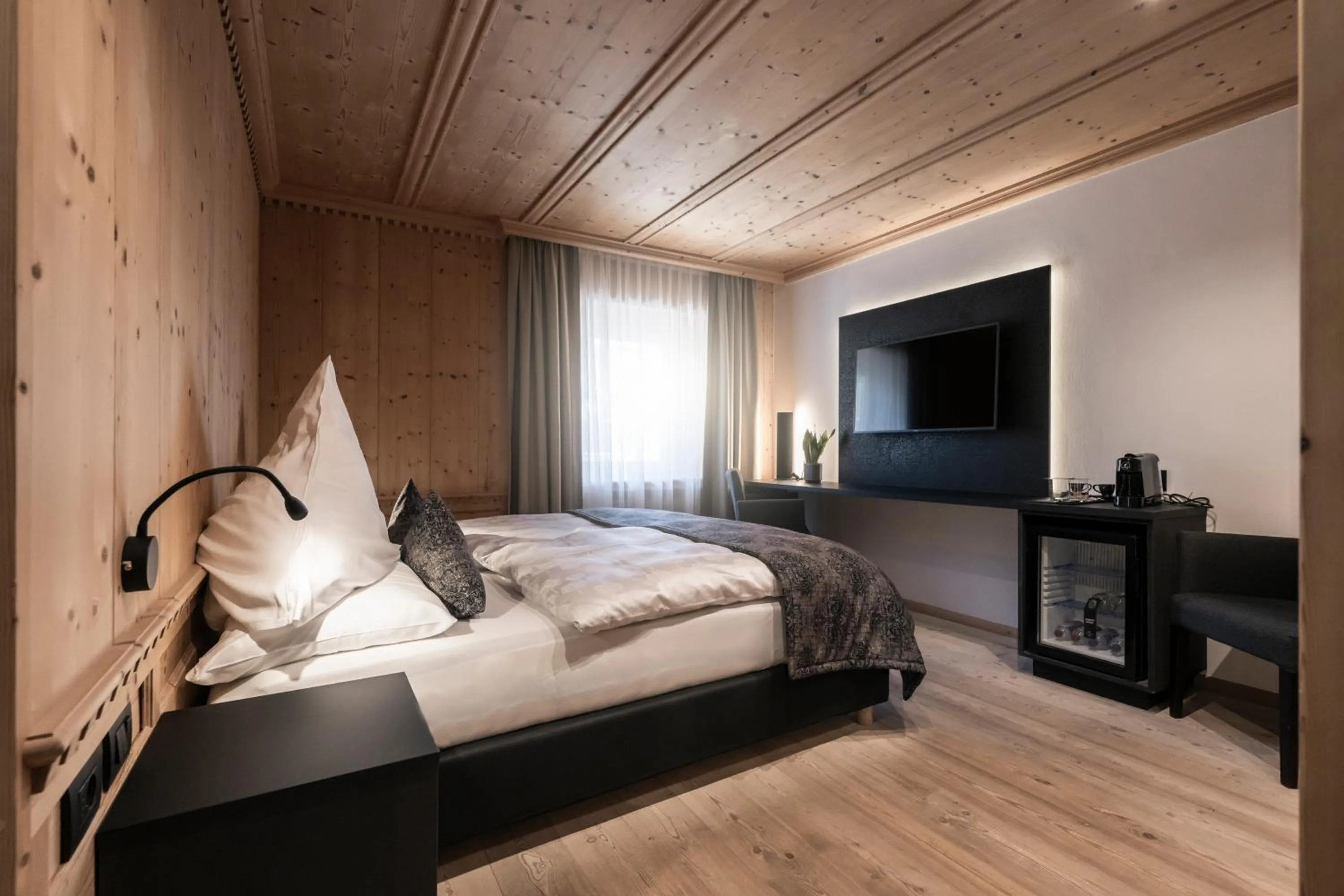 Bed in Alpstay - Hotel Acadia - Adults Mountain Home