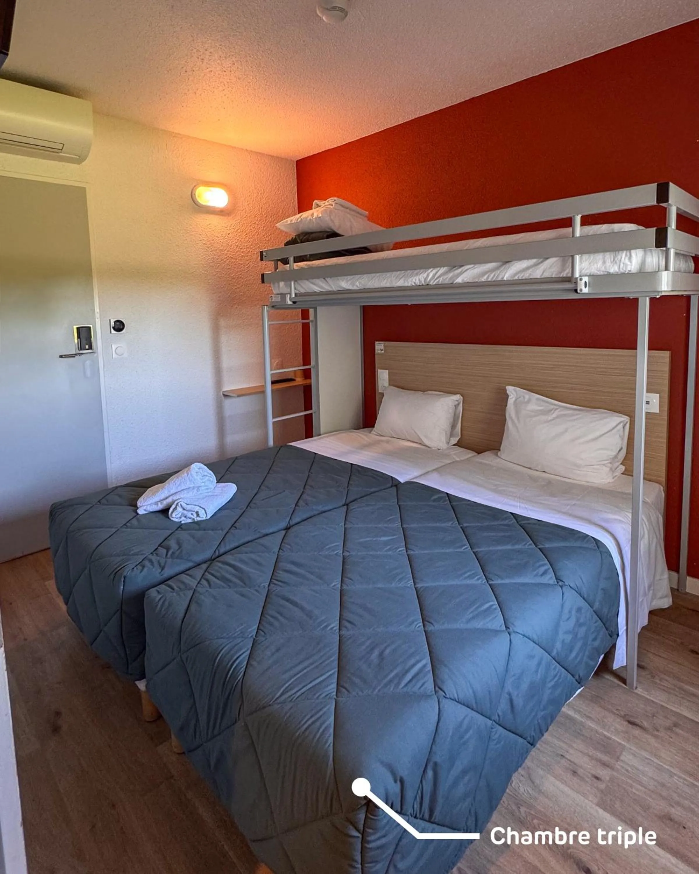 Bedroom, Bed in Premiere Classe Beaune