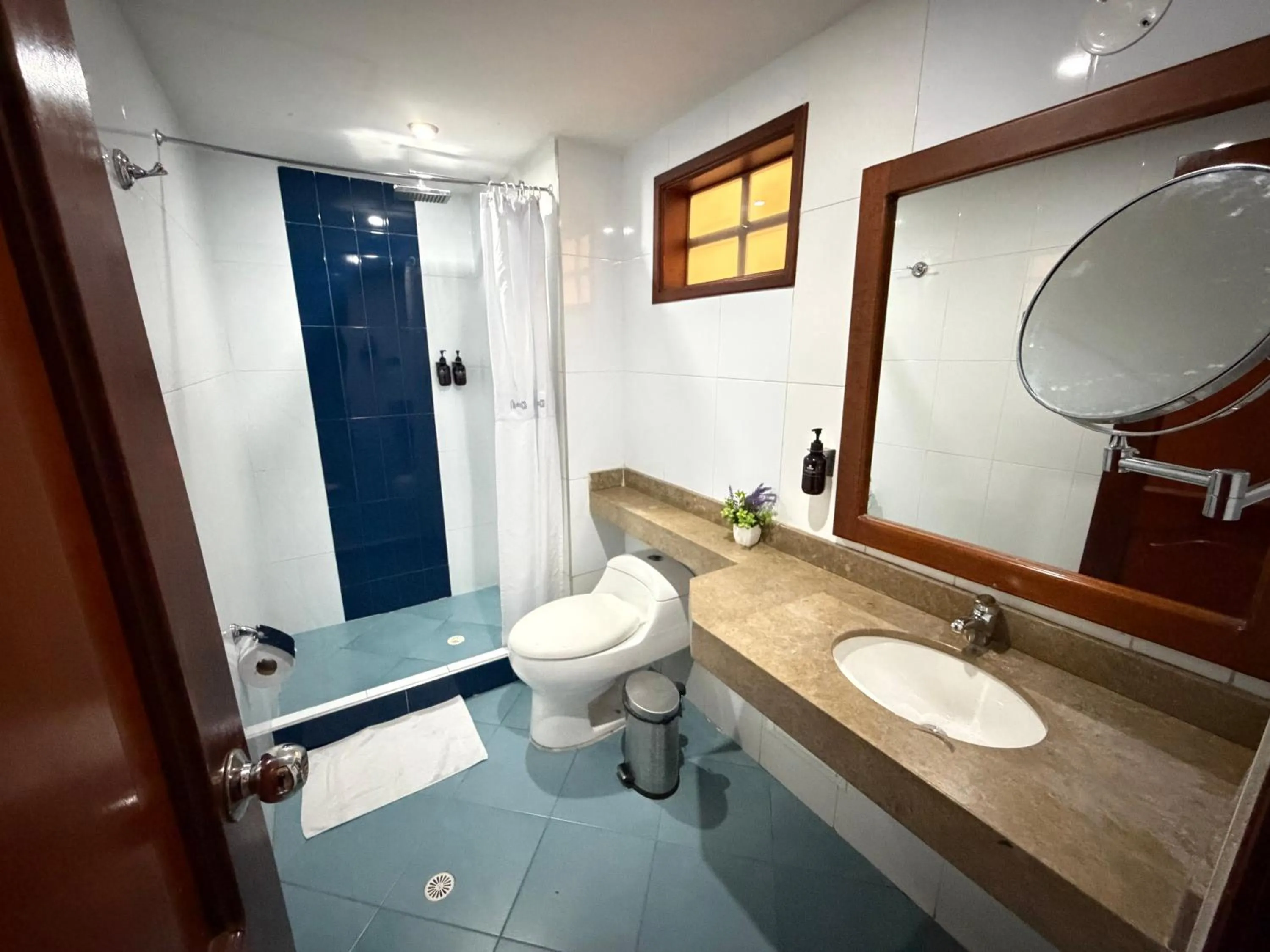 Bathroom in Blu Inn Hotel