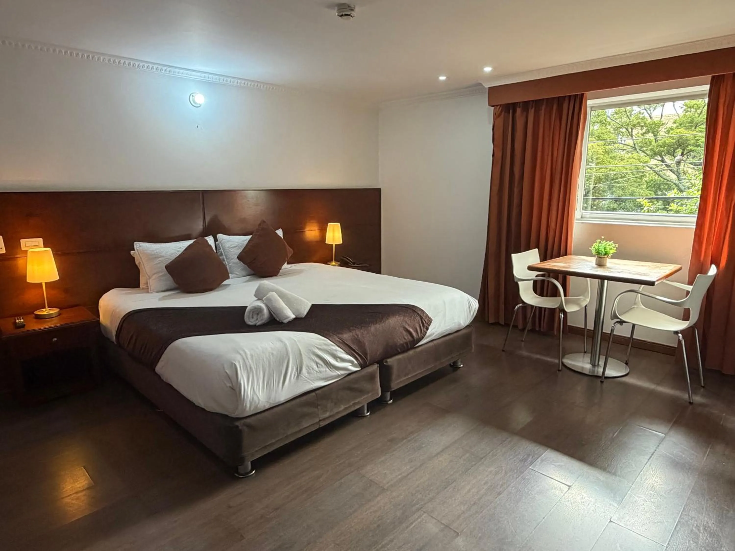 Photo of the whole room, Bed in Blu Inn Hotel