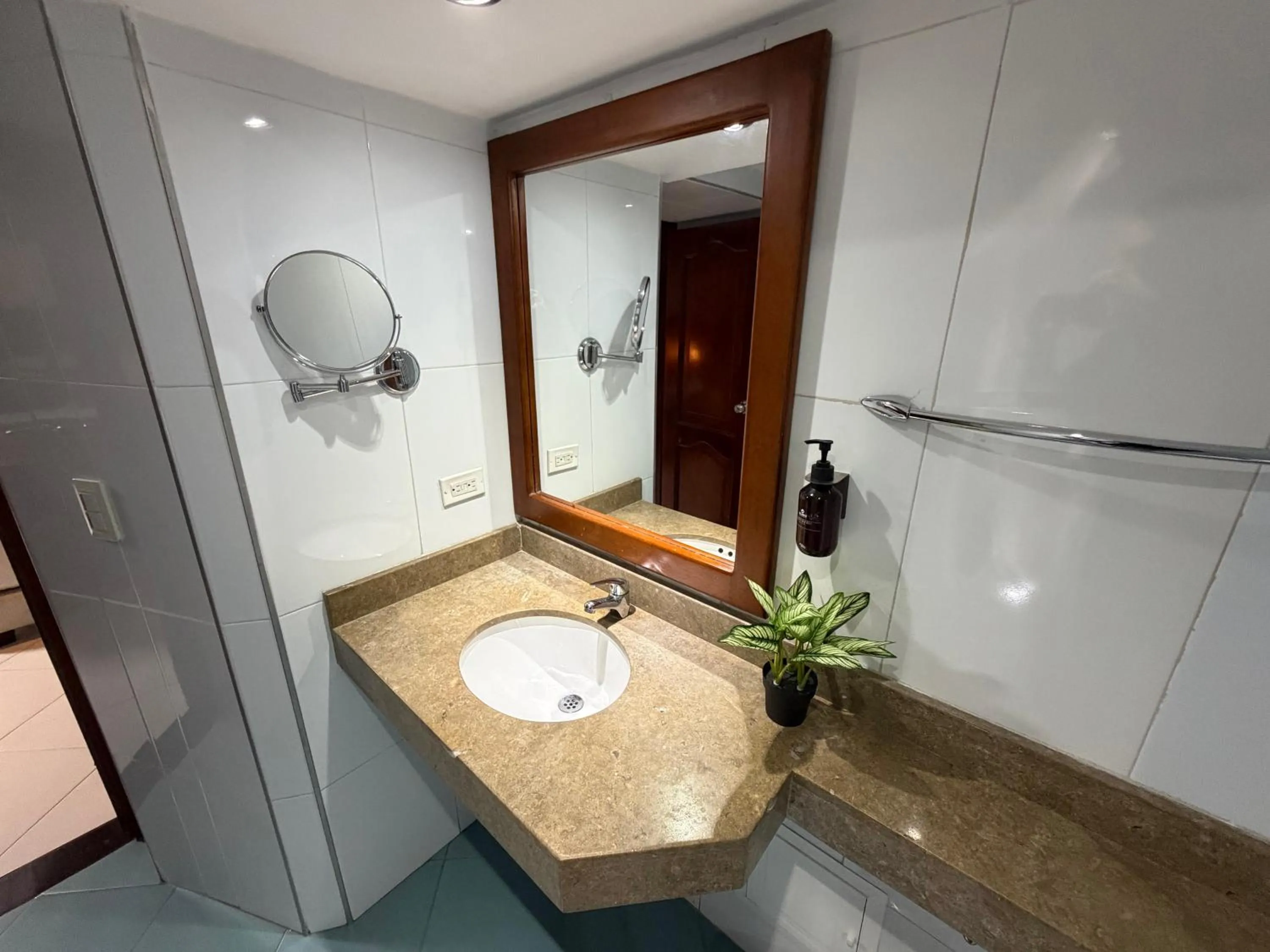 Bathroom in Blu Inn Hotel