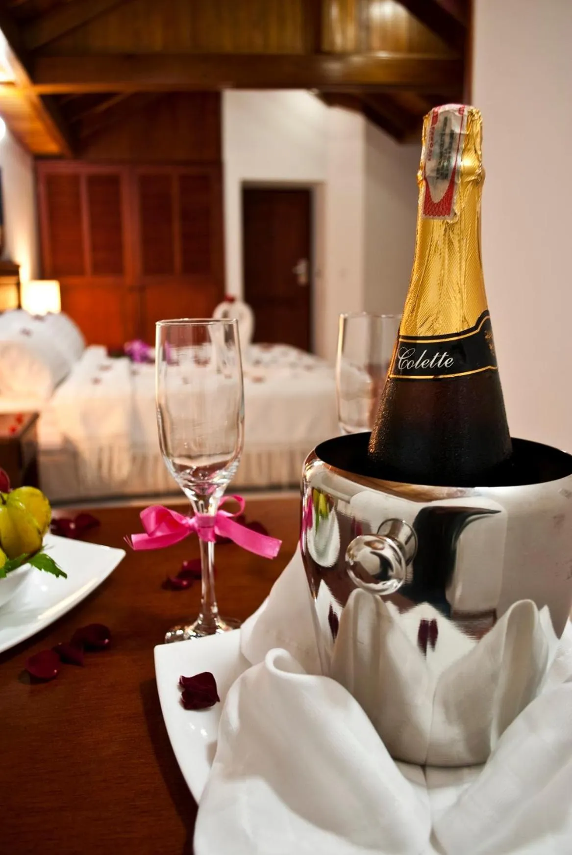 Bedroom in Blu Inn Hotel