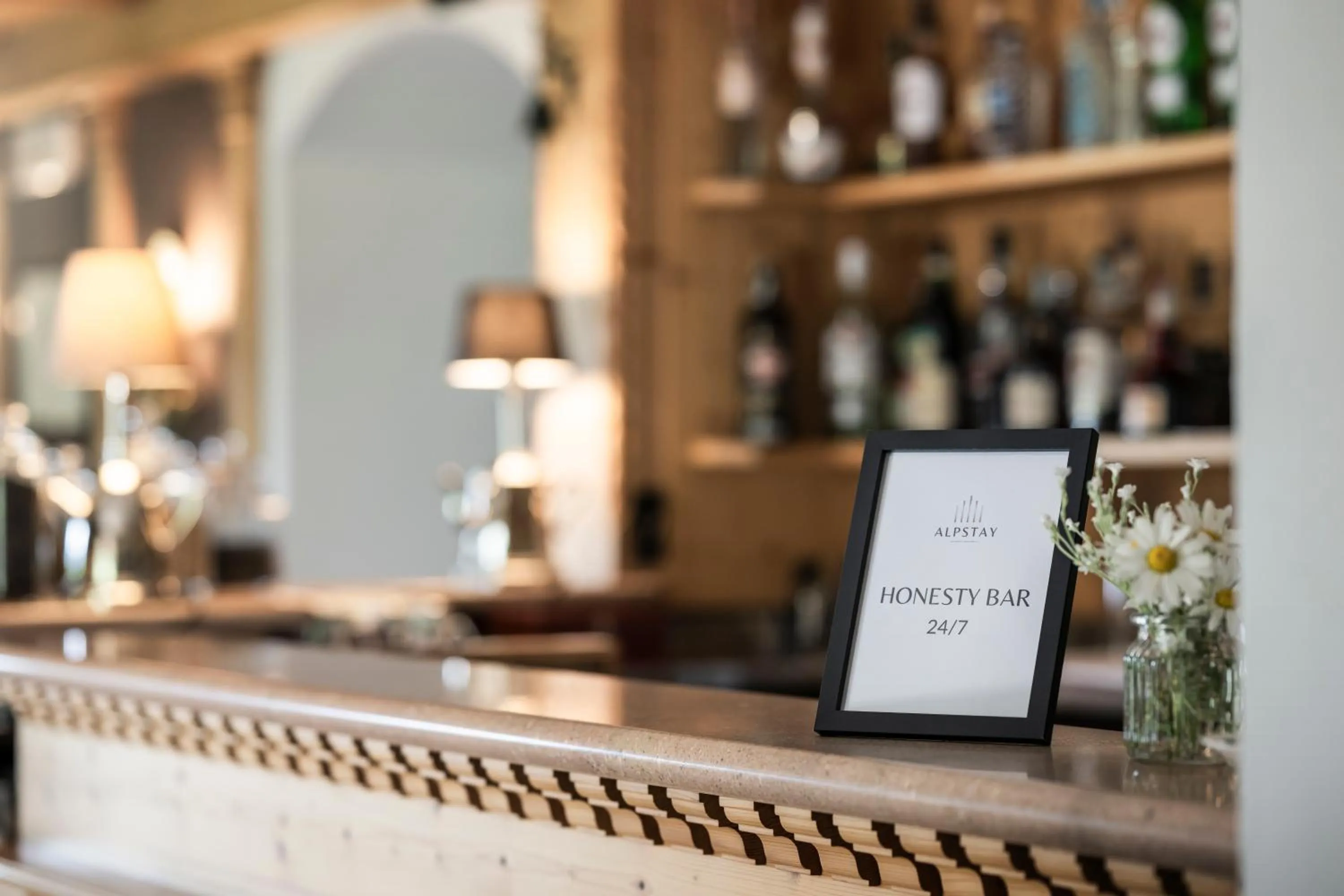 Lounge or bar in Alpstay - Chalet Hotel Hartmann - Adults Only