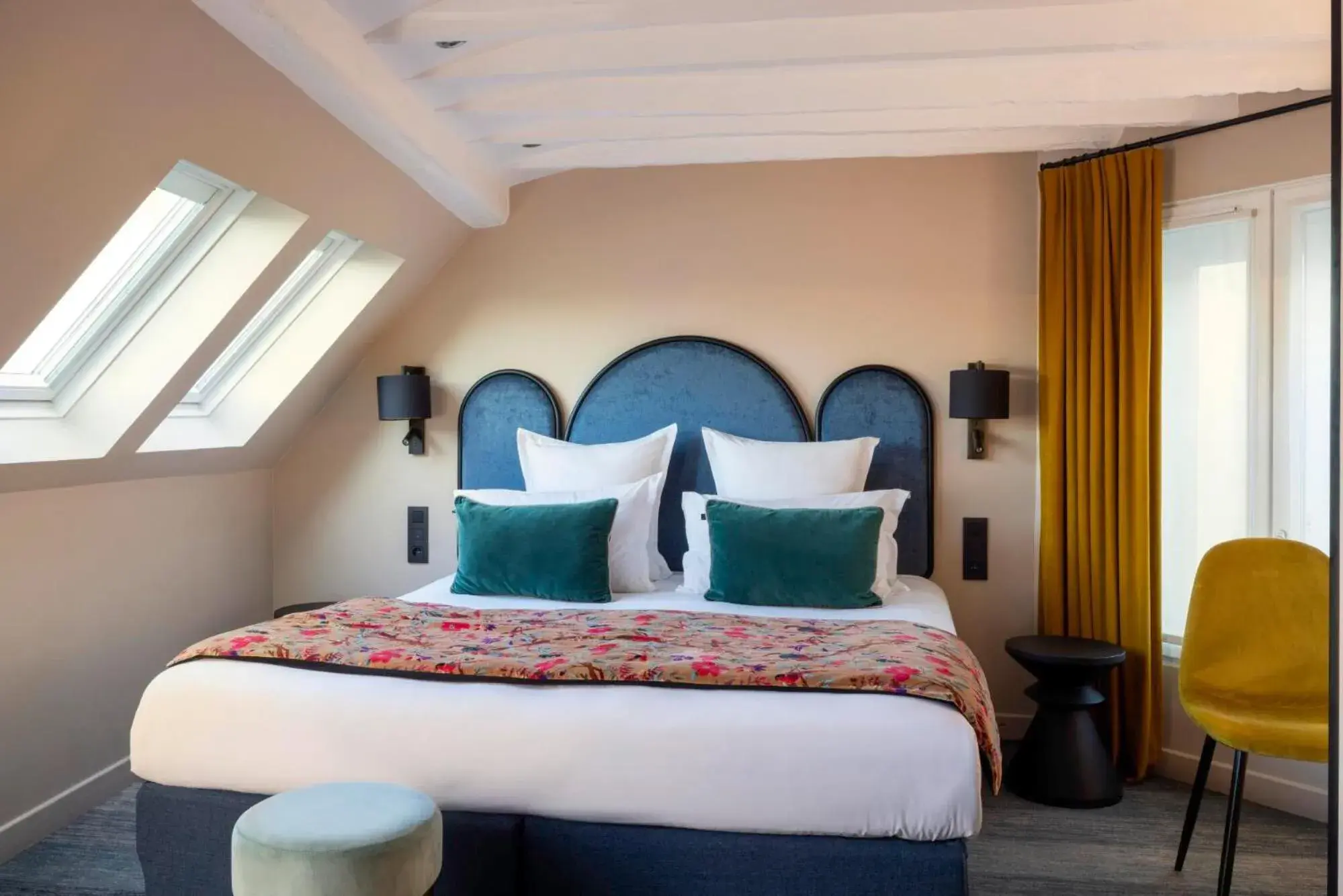 Deluxe Room in Hôtel Maxim Opéra Deluxe Room in Hôtel Maxim Opéra