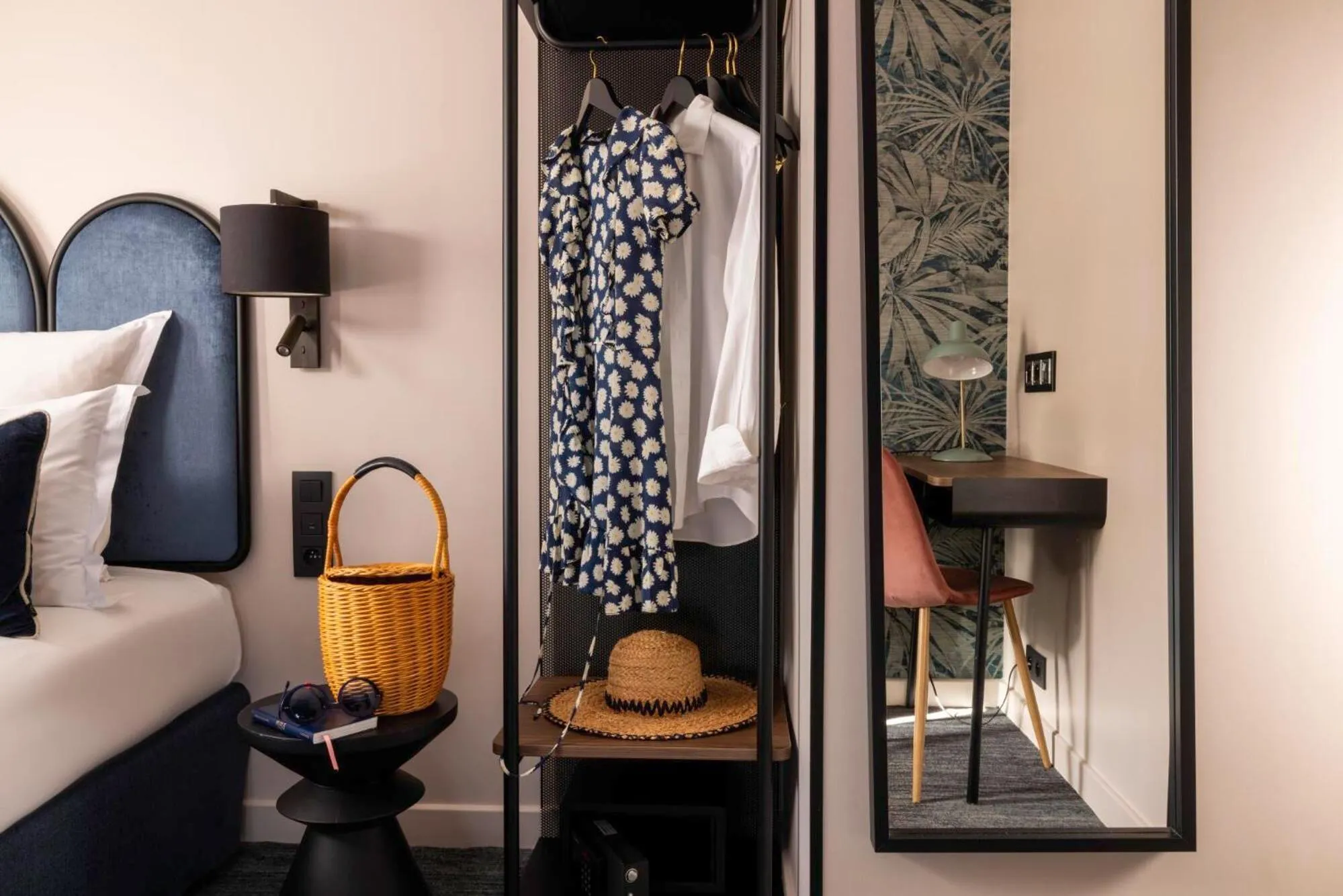 Bedroom, Bed in Hôtel Maxim Opéra