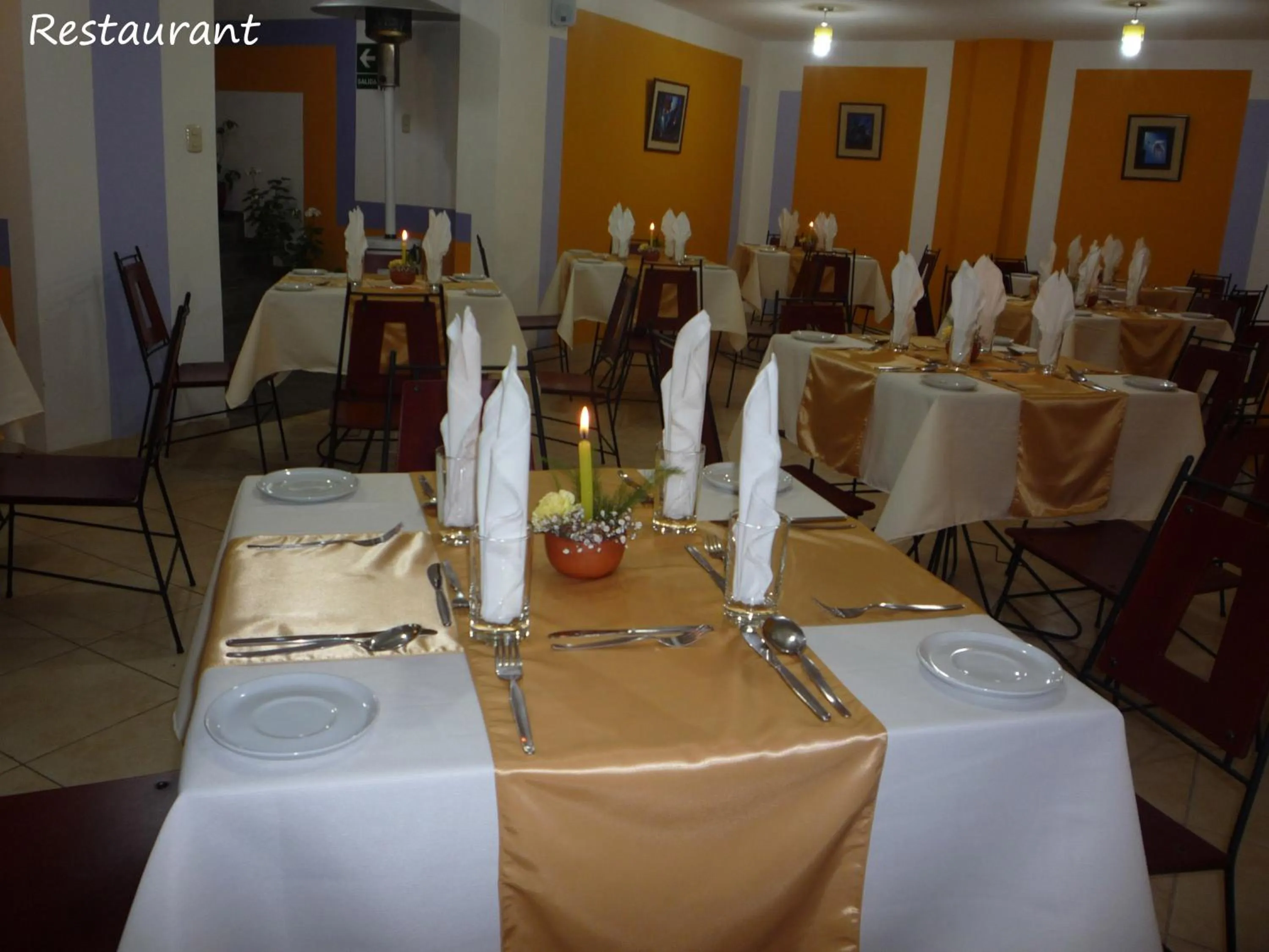 Restaurant/places to eat in Intiqa Hotel