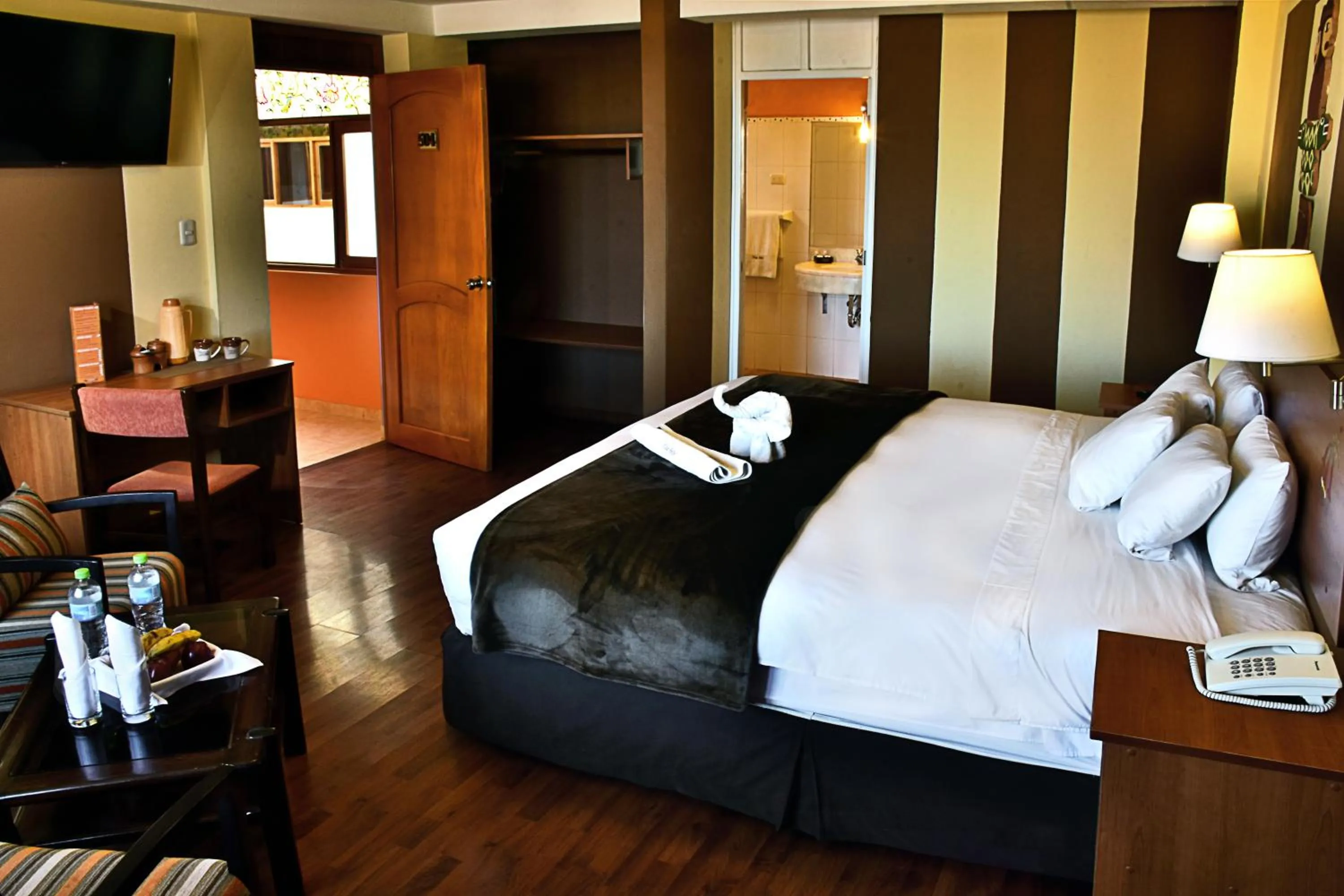 Photo of the whole room, Bed in Intiqa Hotel