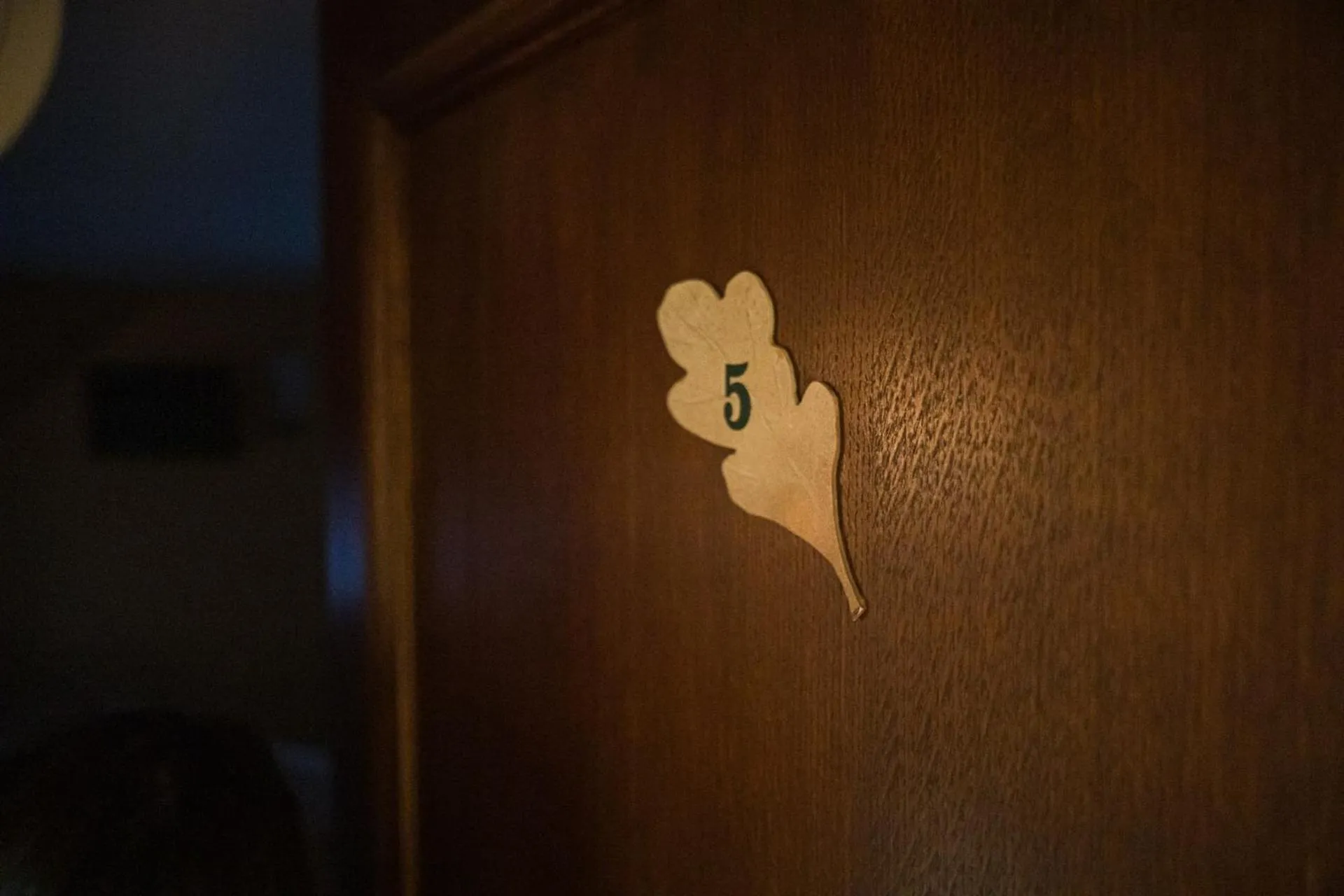 Bedroom in Logis Hôtel Auberge du Cheval Blanc