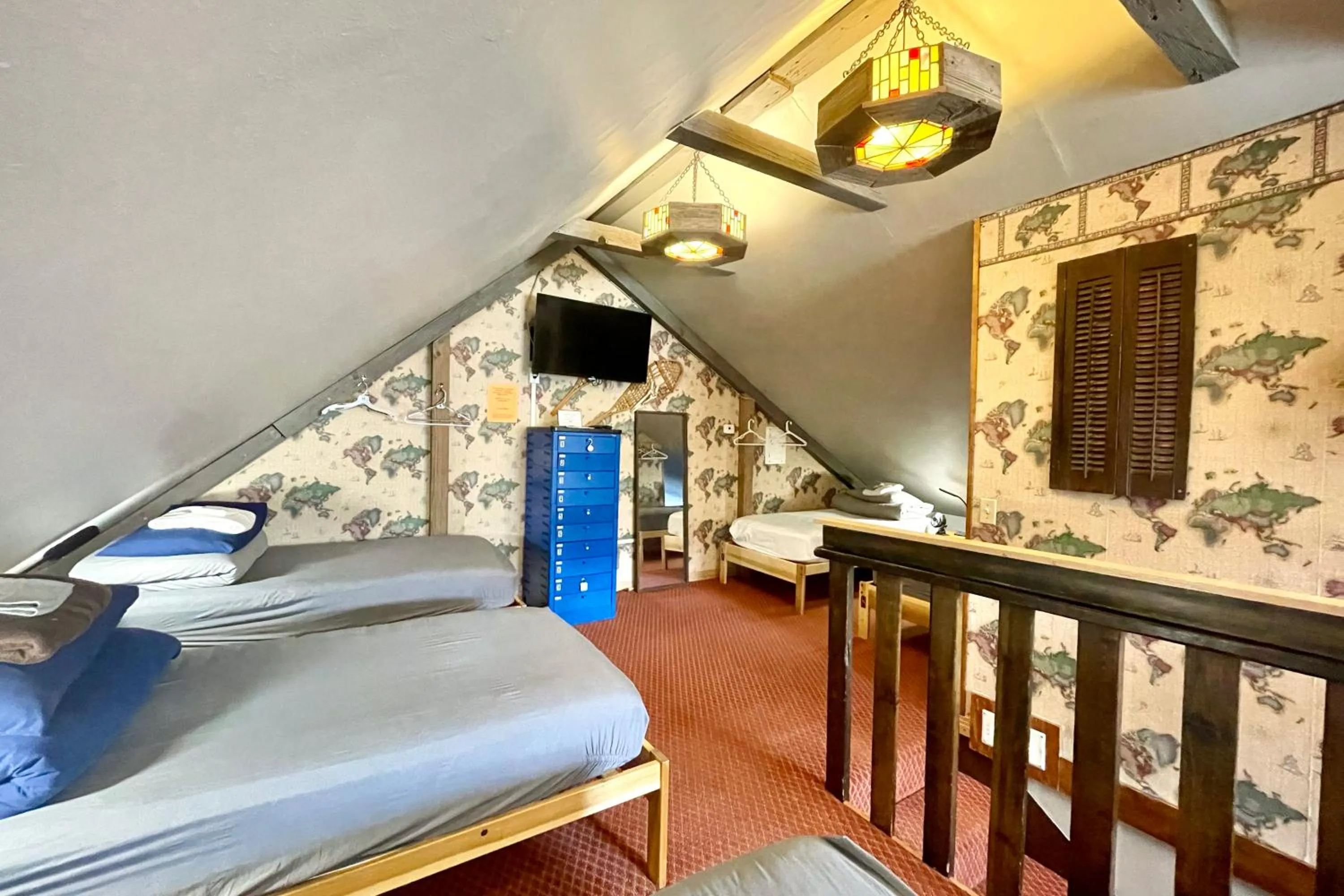 TV and multimedia, Bed in Fireside Inn & Hostel