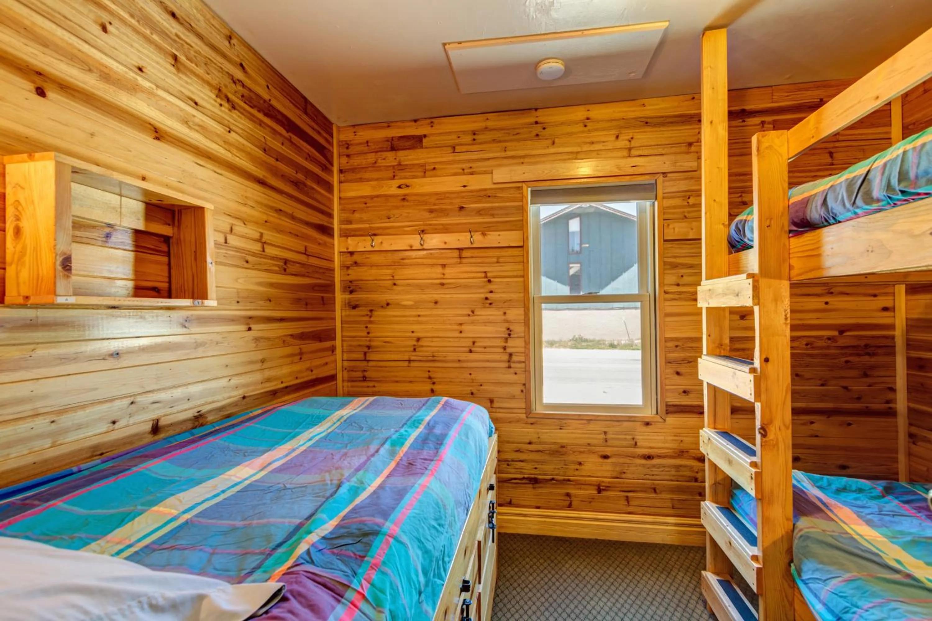 Photo of the whole room, Bed in Fireside Inn & Hostel