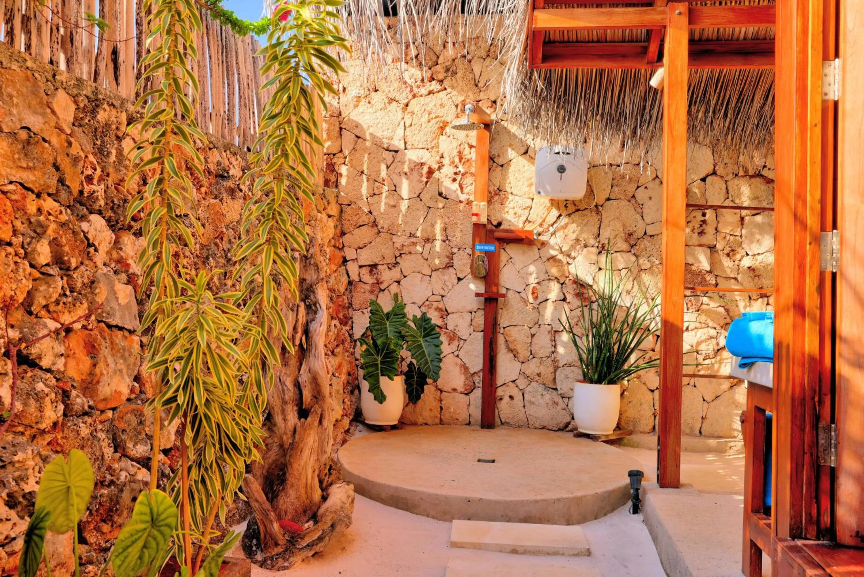 Bathroom in Loedi Bungalows Rote