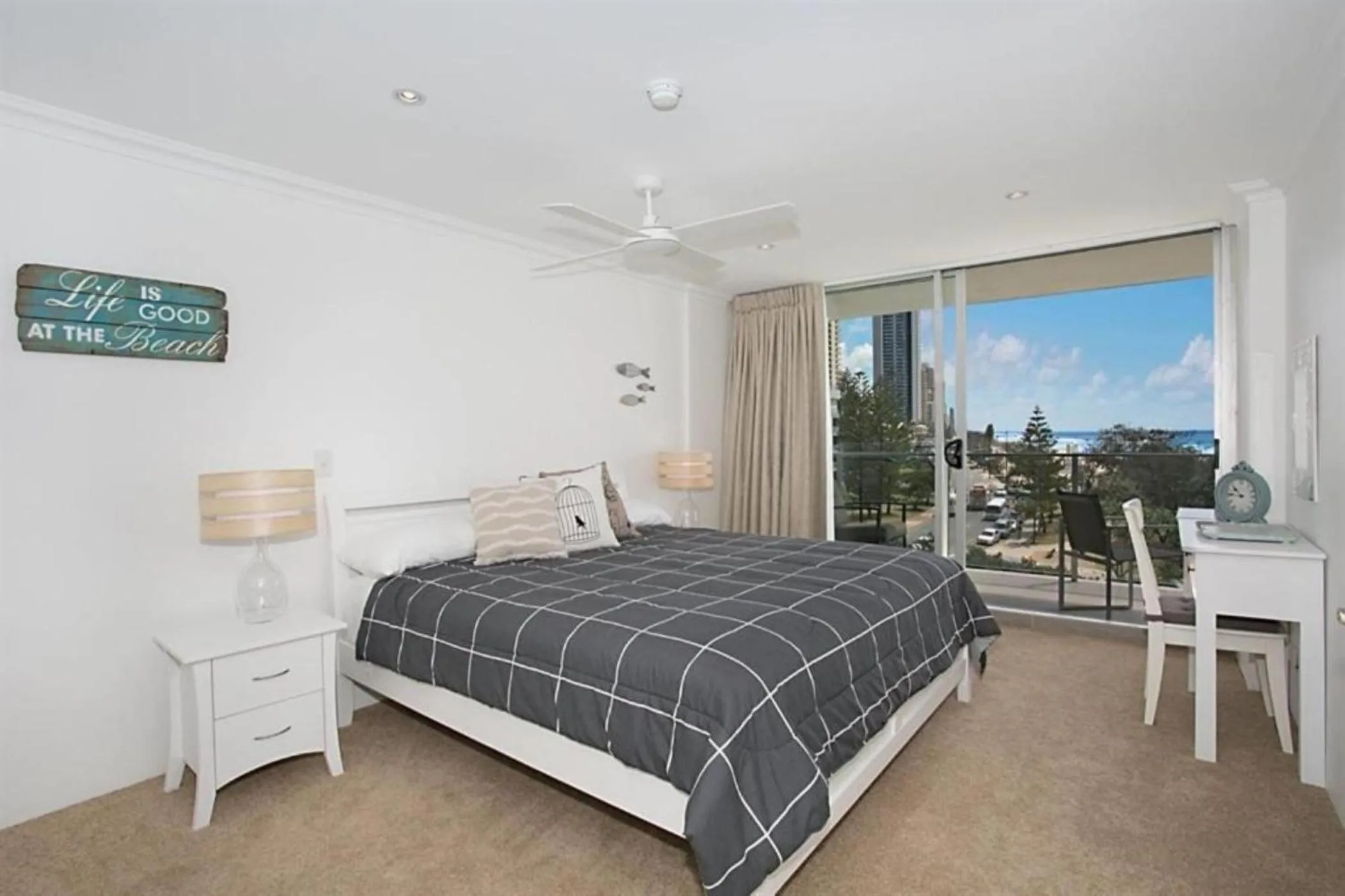 Bed in One The Esplanade Apartments on Surfers Paradise