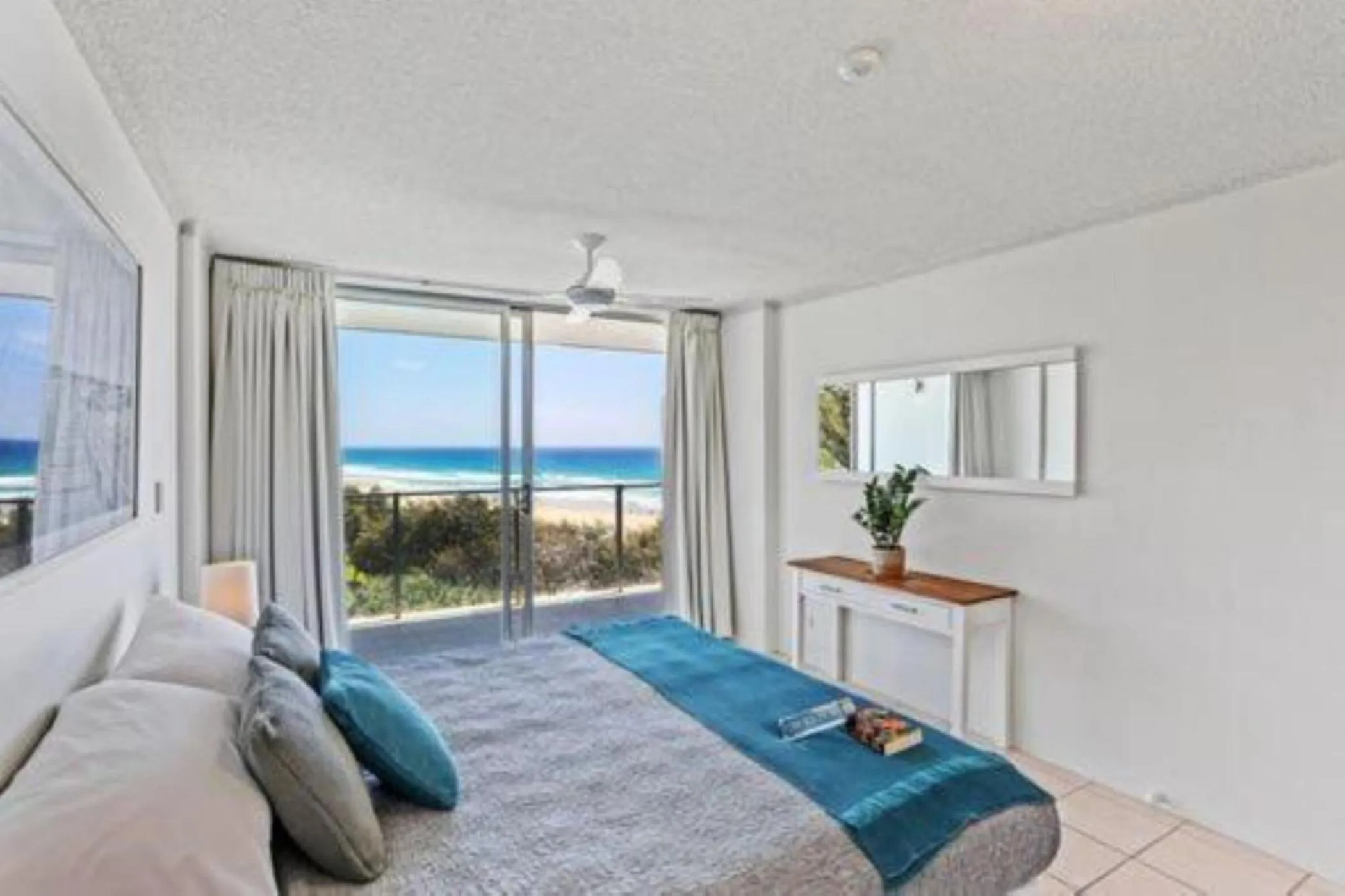 Bed in One The Esplanade Apartments on Surfers Paradise