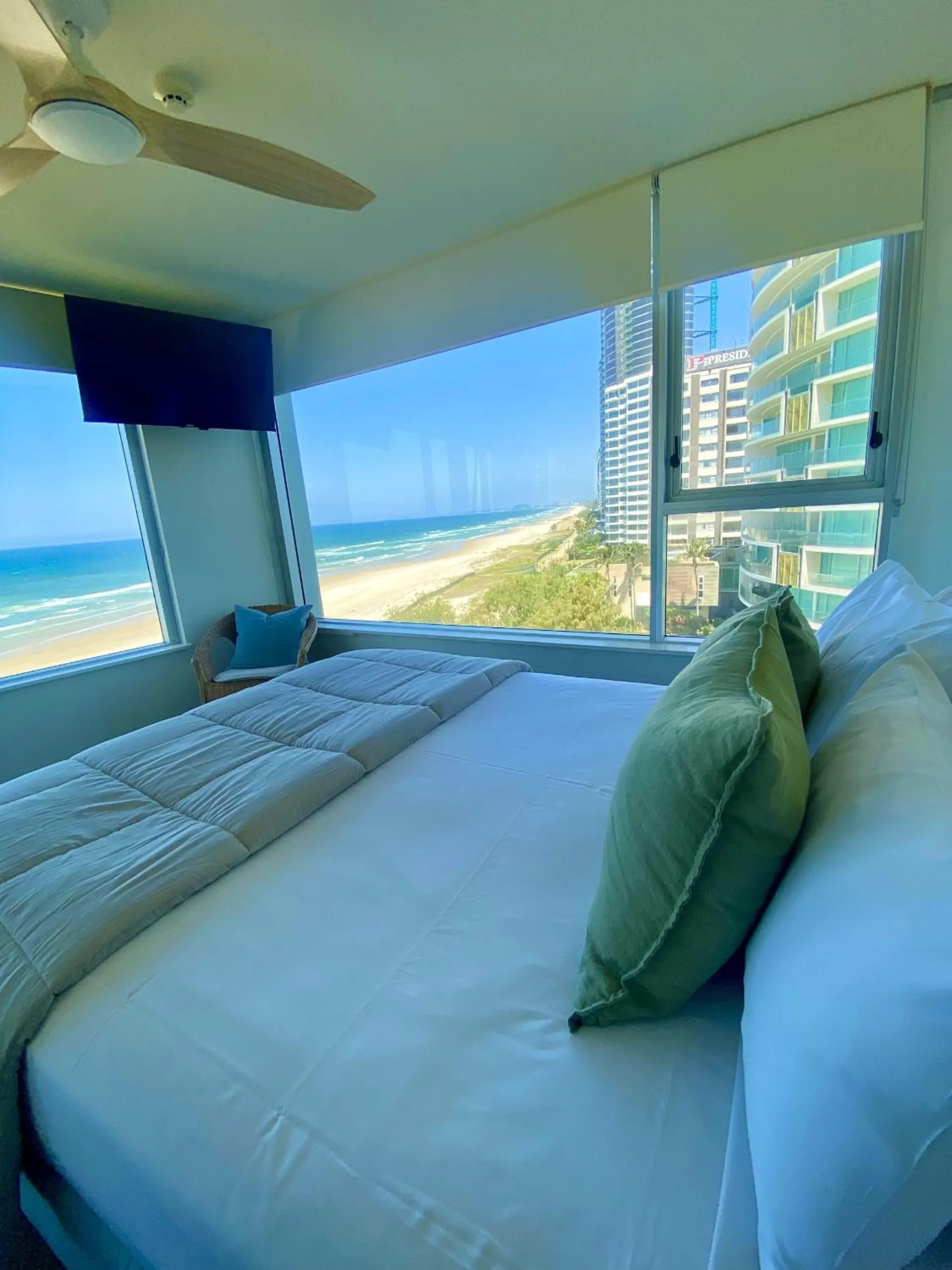 Bed in One The Esplanade Apartments on Surfers Paradise