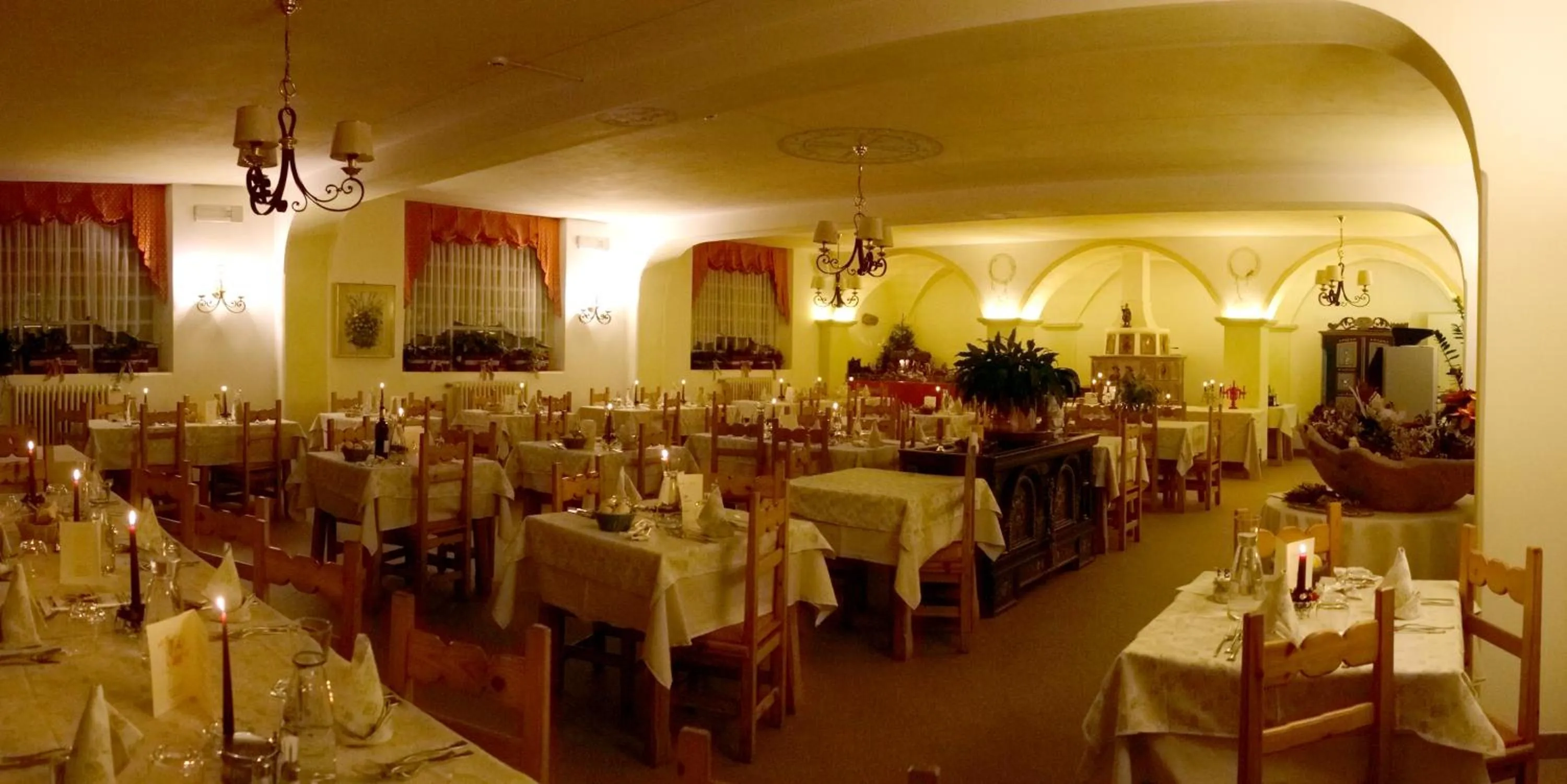 Restaurant/places to eat in Albergo Adele