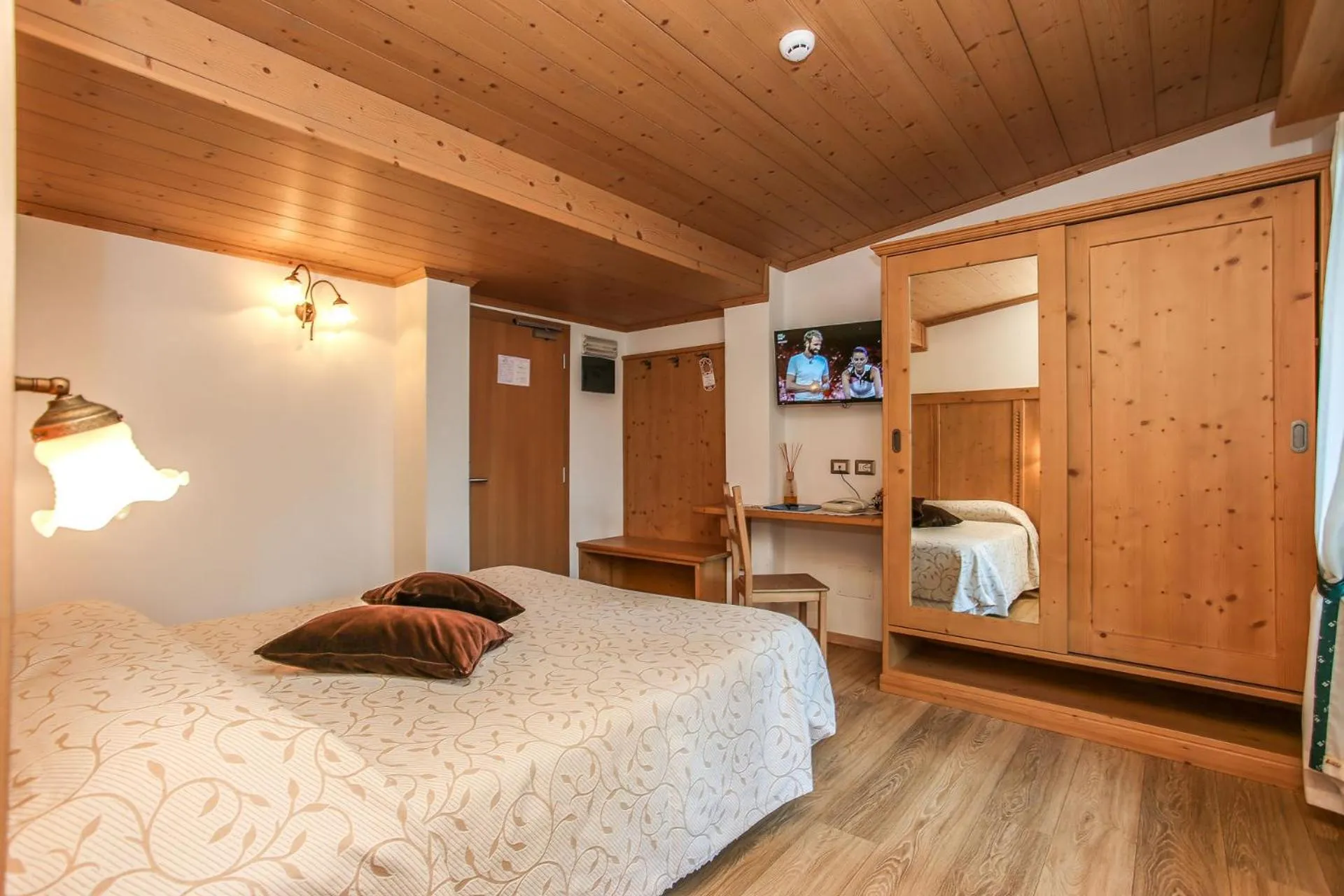 Photo of the whole room, Bed in Albergo Adele