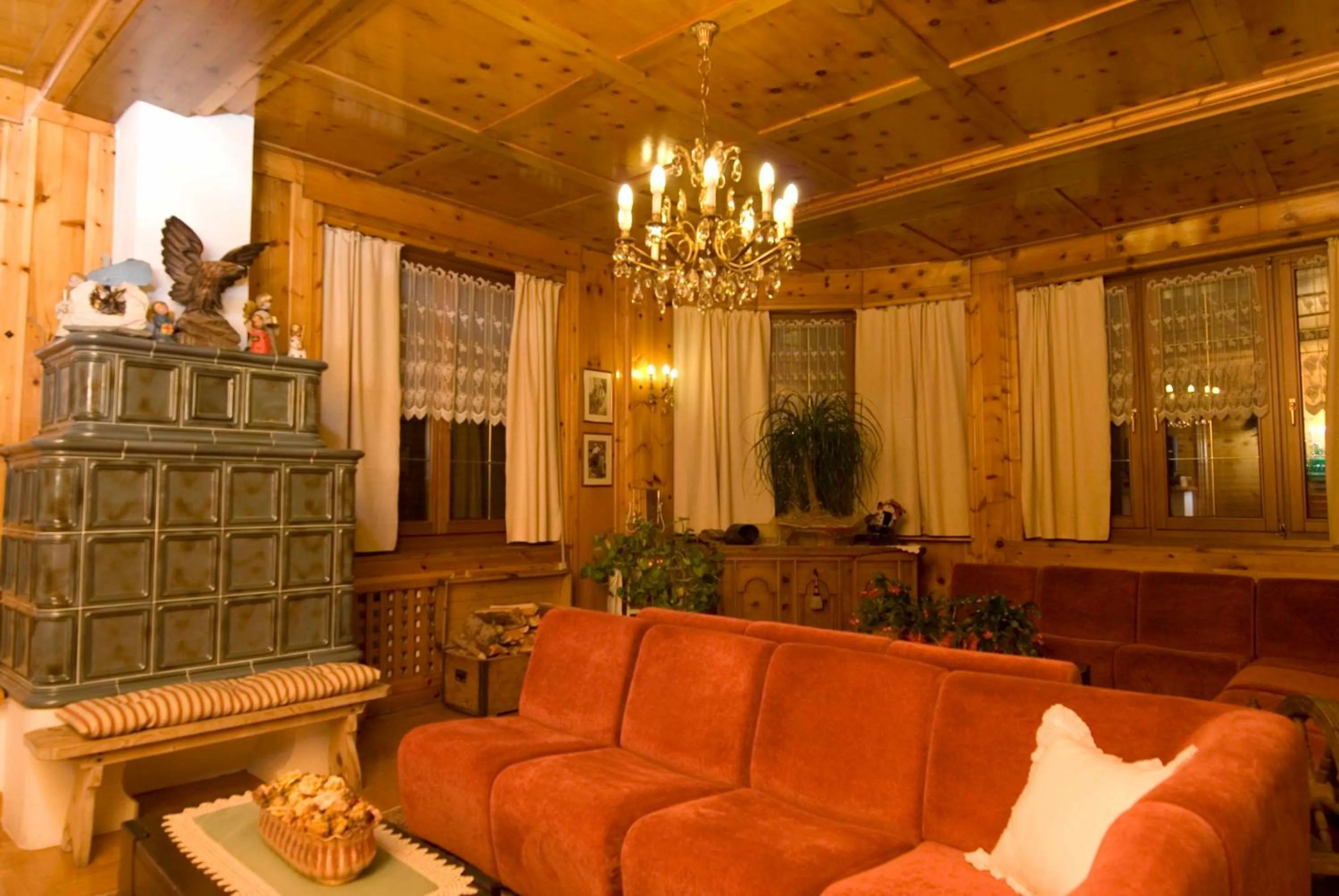 Communal lounge/ TV room in Albergo Adele
