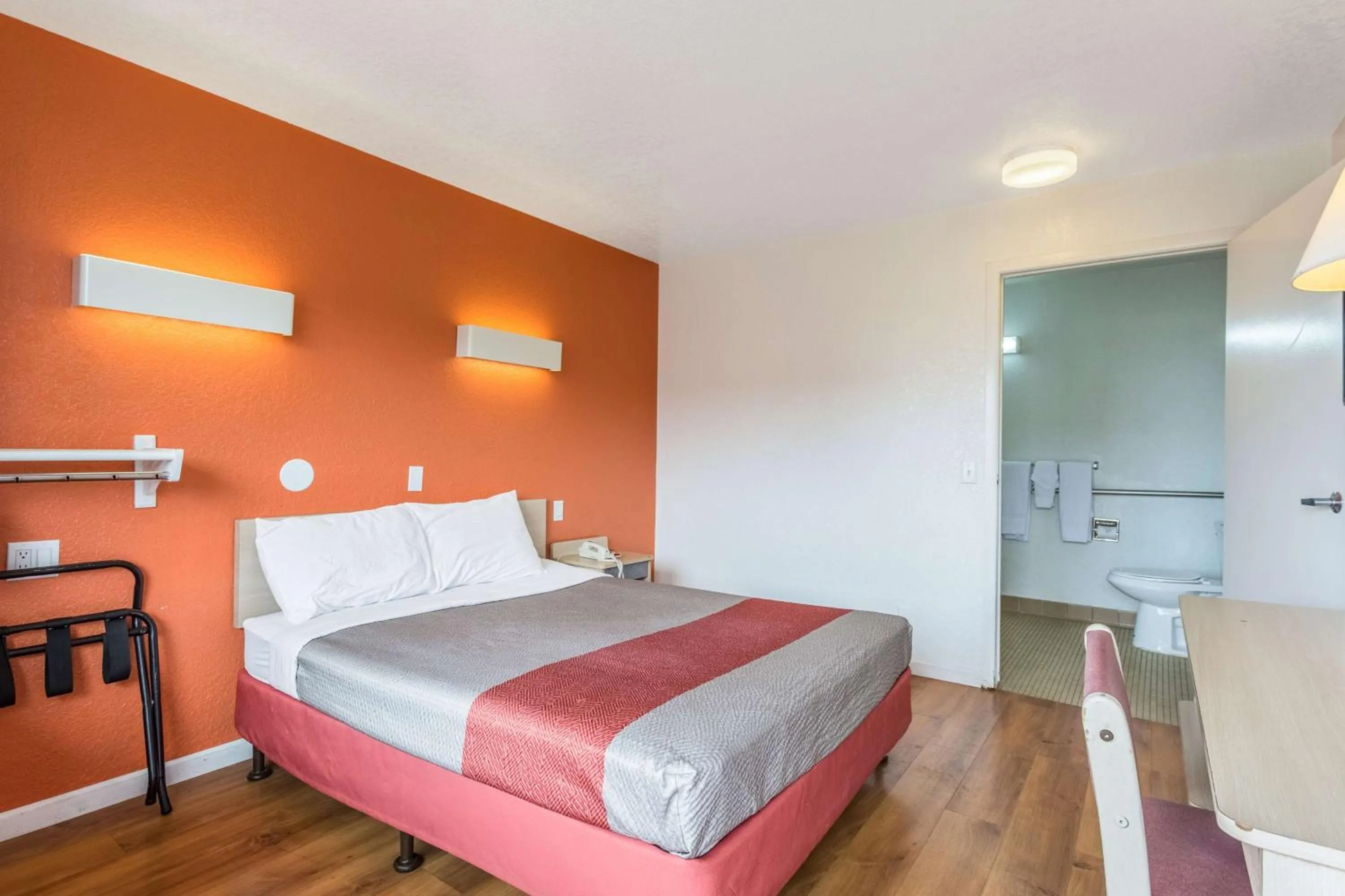 Double Room - Smoking in Motel 6 Albuquerque Northeast