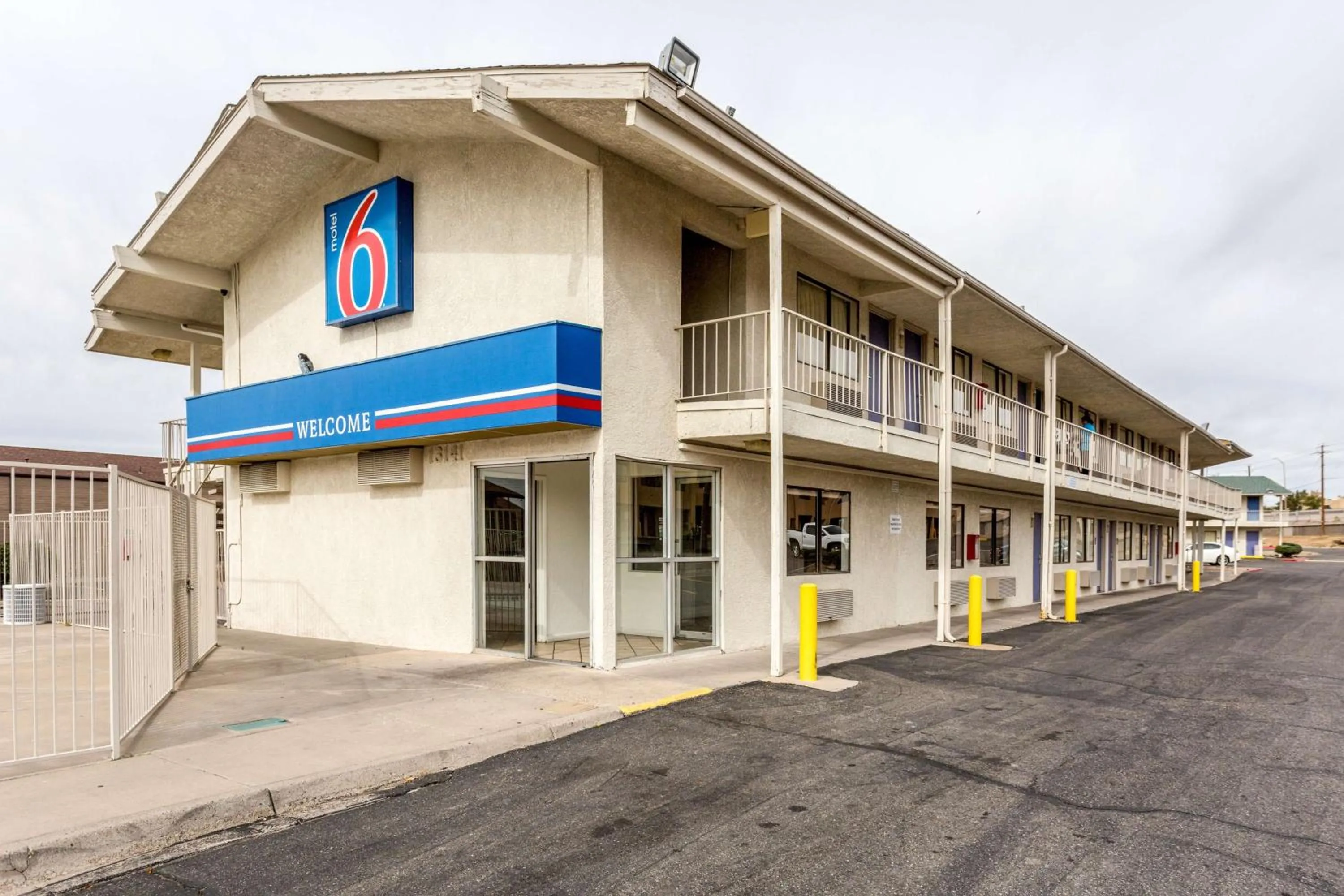 Property building in Motel 6 Albuquerque Northeast