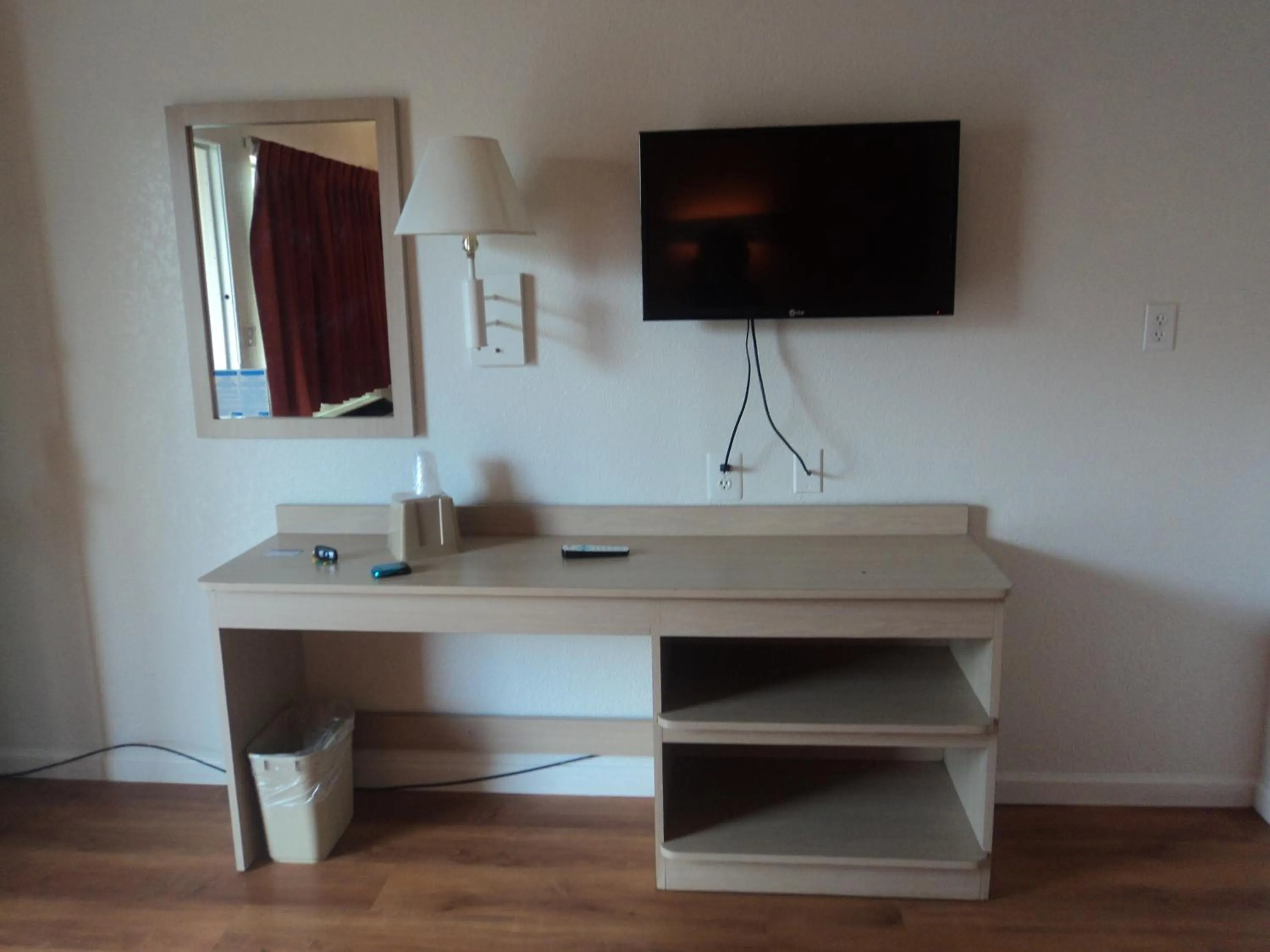 TV and multimedia in Motel 6 Albuquerque Northeast