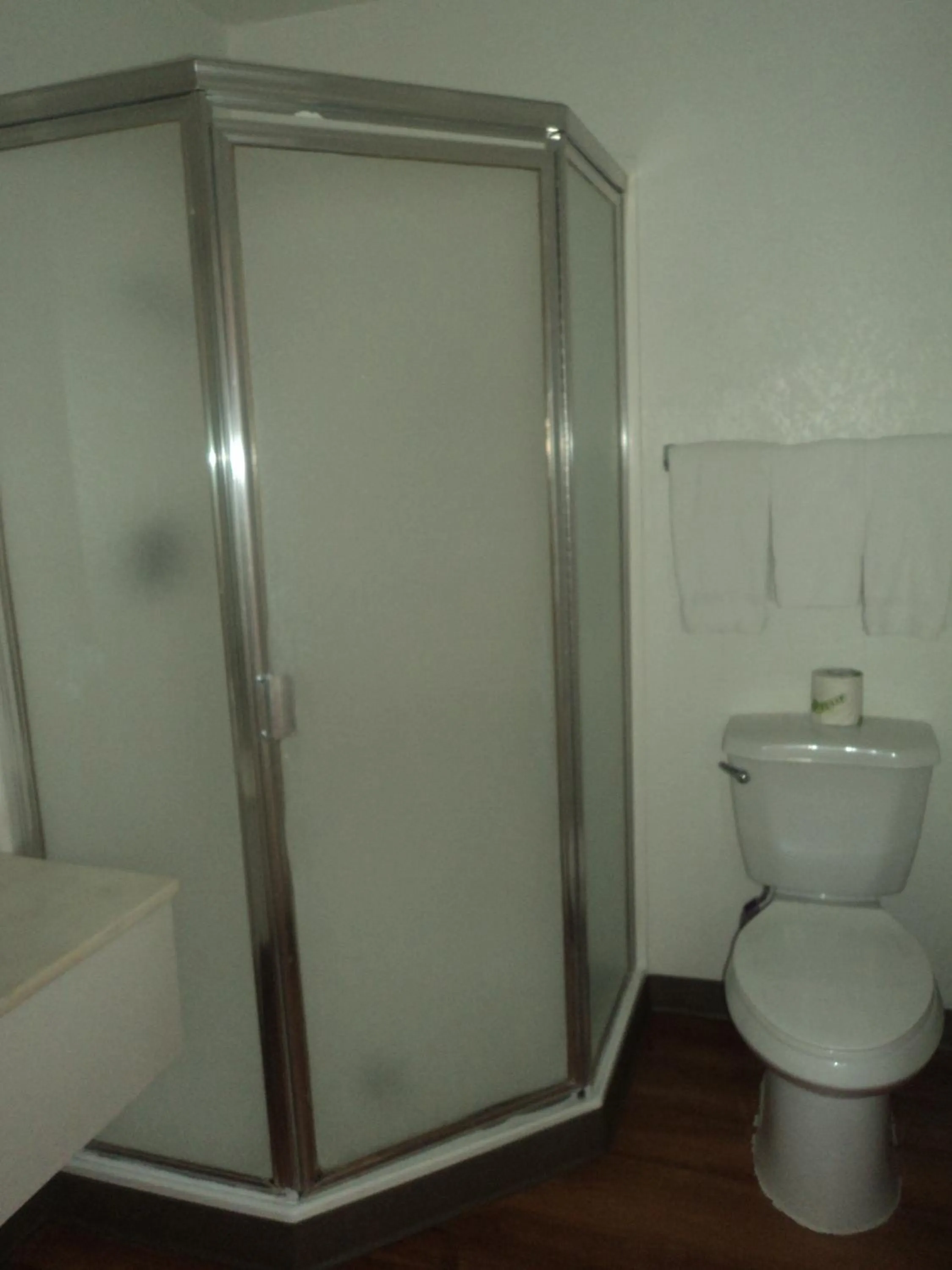 Bathroom in Motel 6 Albuquerque Northeast