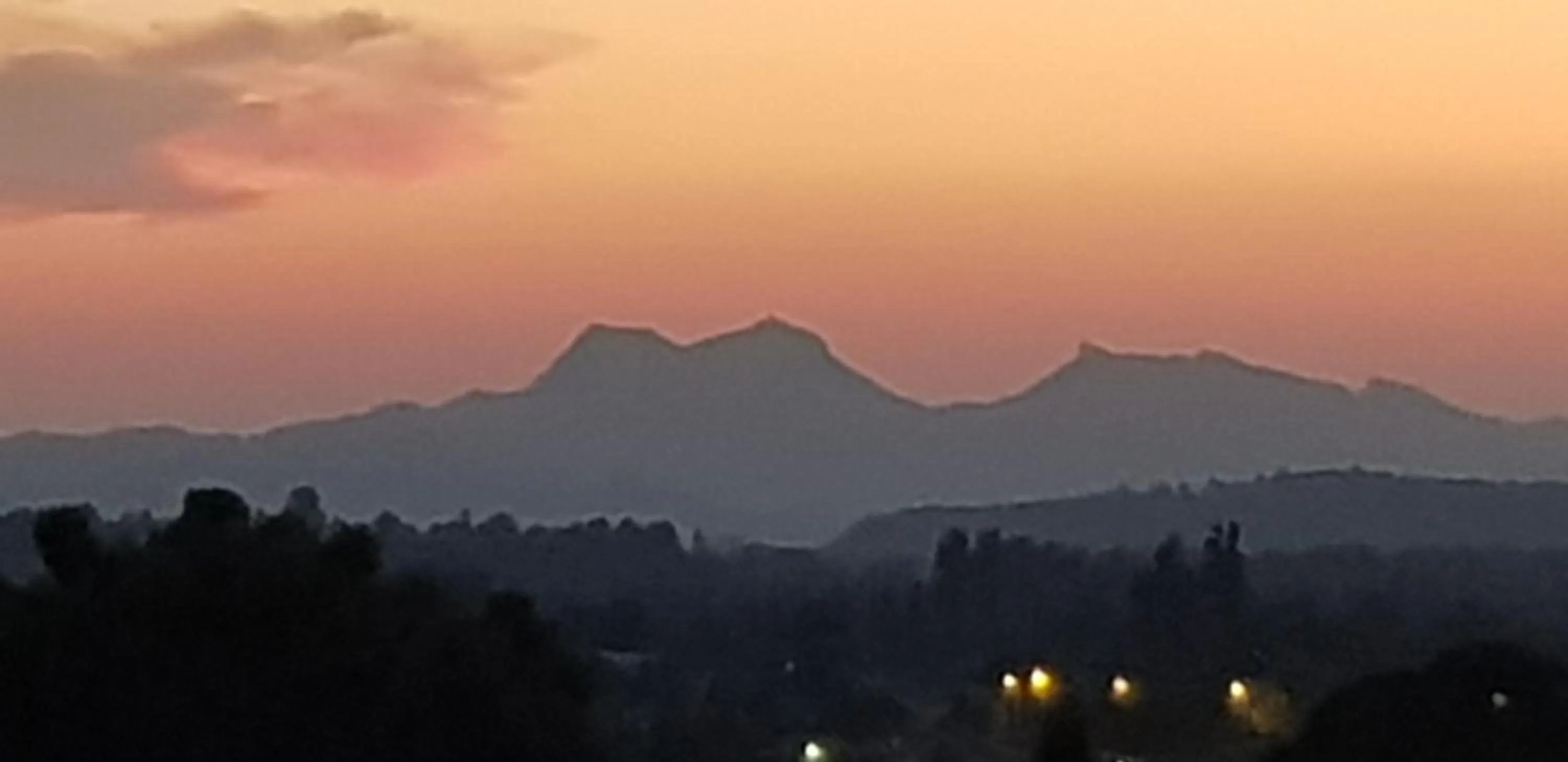 Mountain view in Les Tournesols