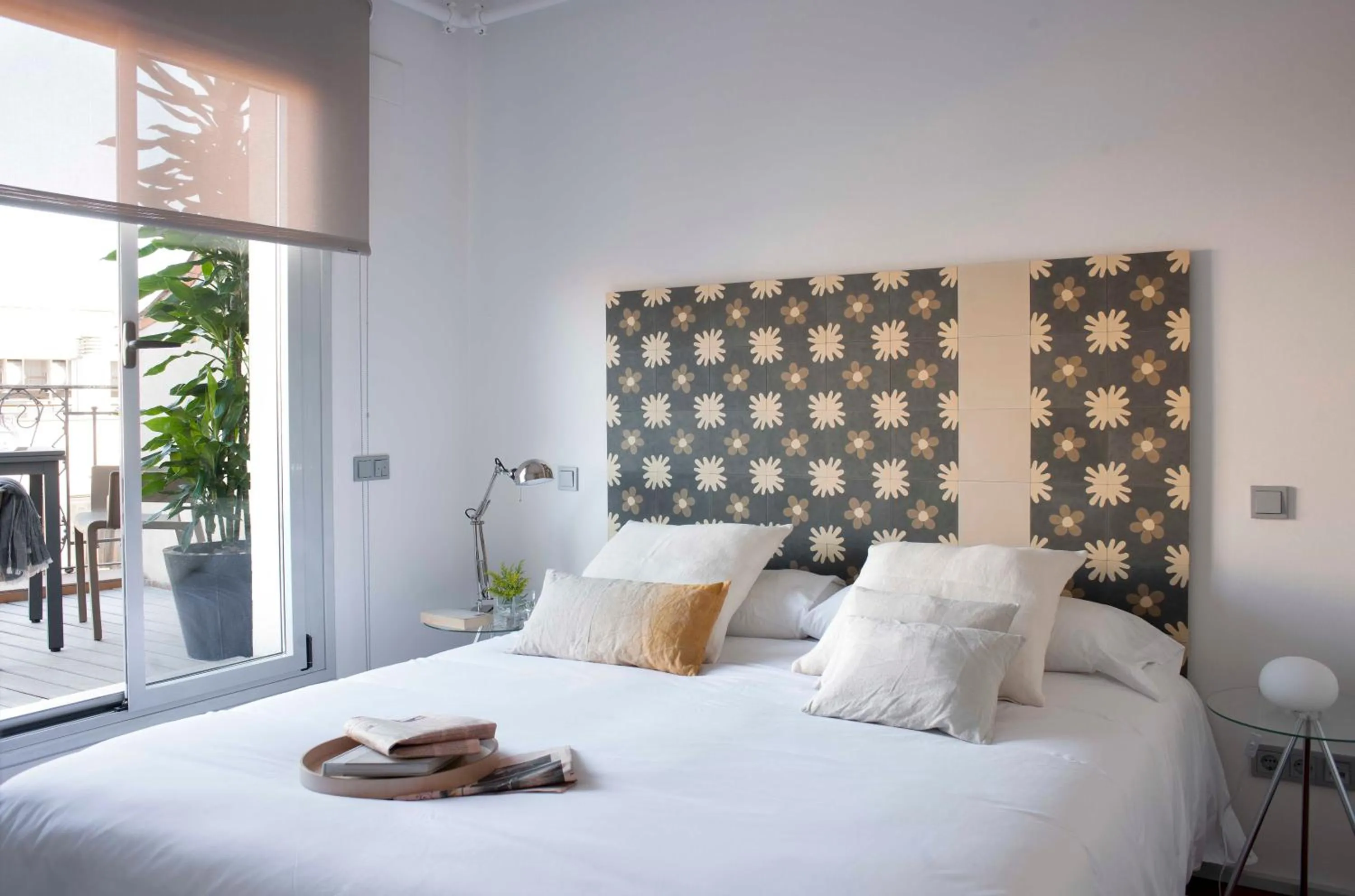 Bed in Eric Vökel Boutique Apartments - Madrid Suites