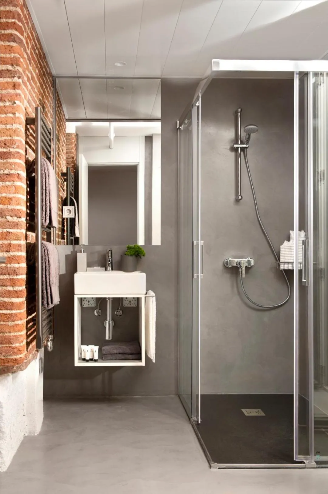 Shower in Eric Vökel Boutique Apartments - Madrid Suites