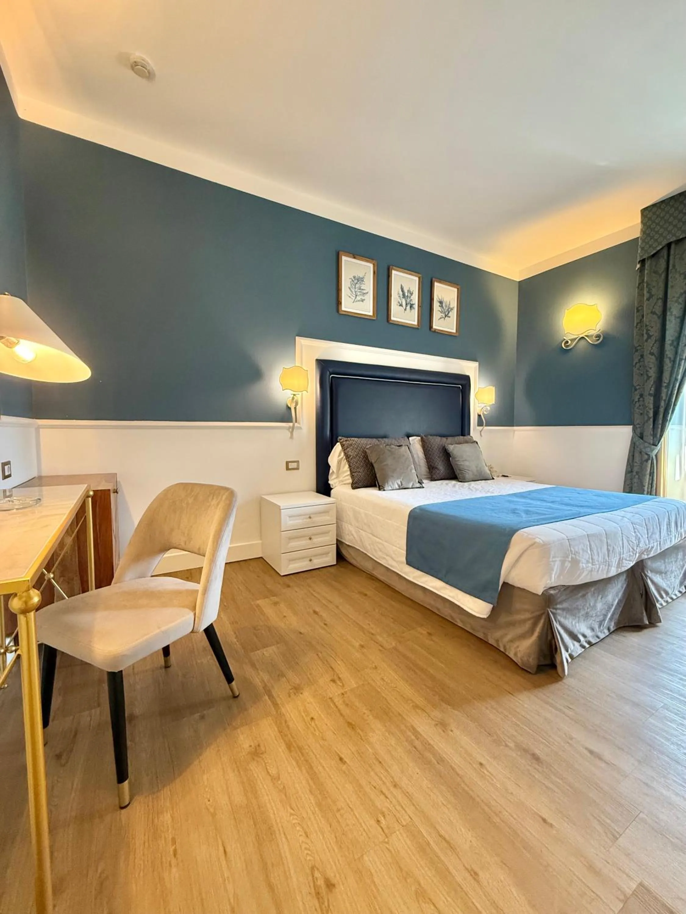 Bedroom, Bed in Hotel Goya