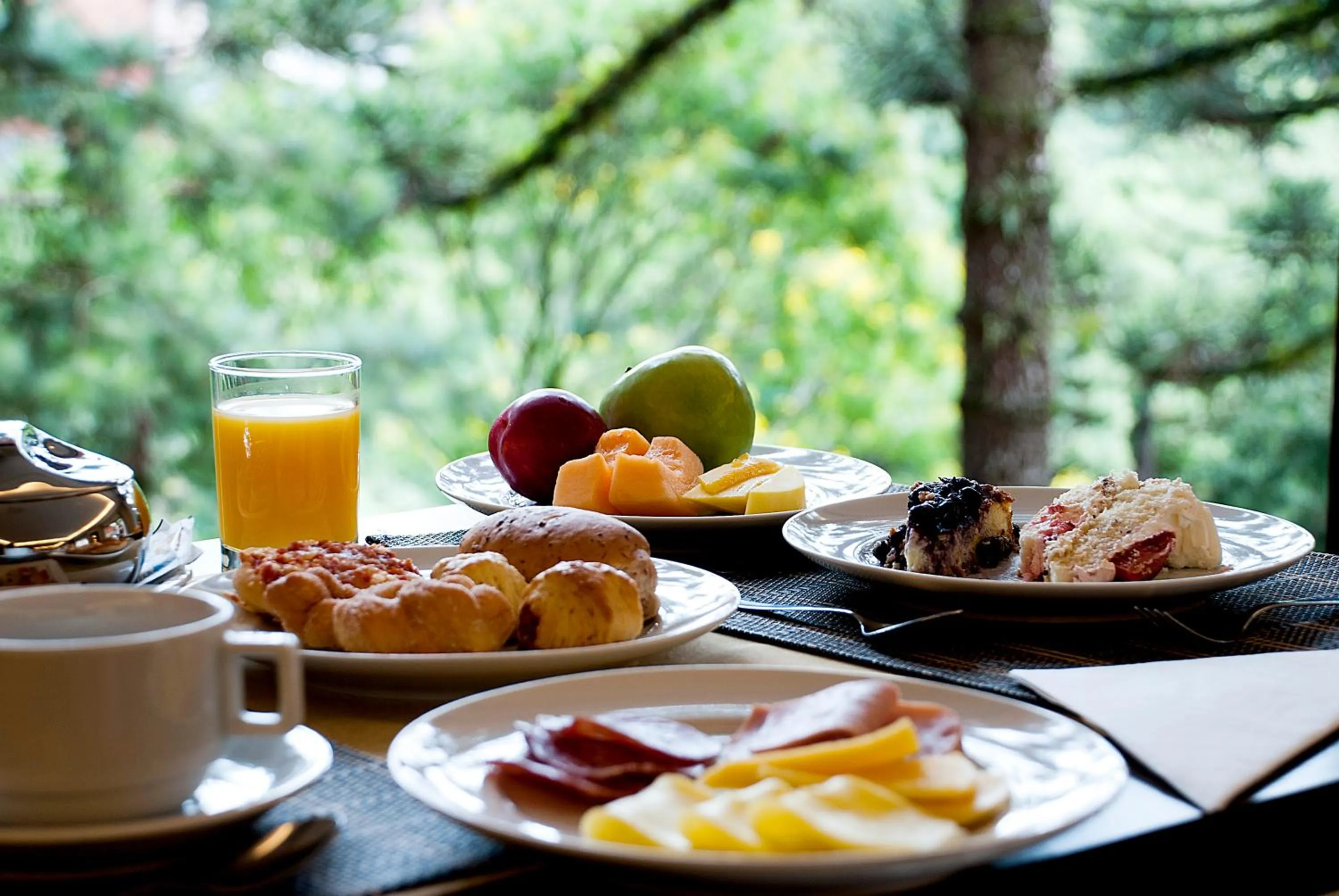 Food and drinks in Master Gramado Hotel - Espaço Kids Incrível