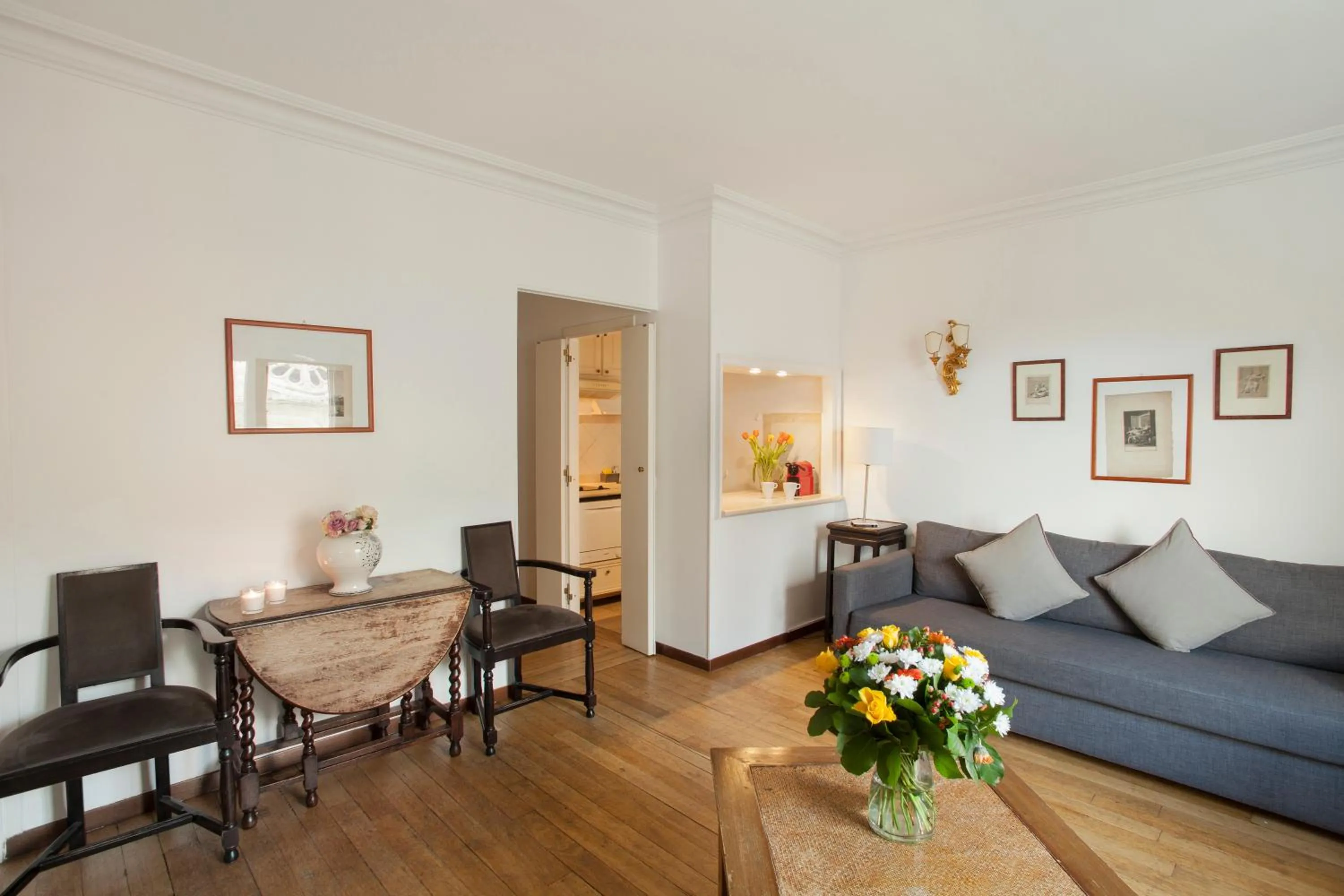 Living room in Mithouard Apartments