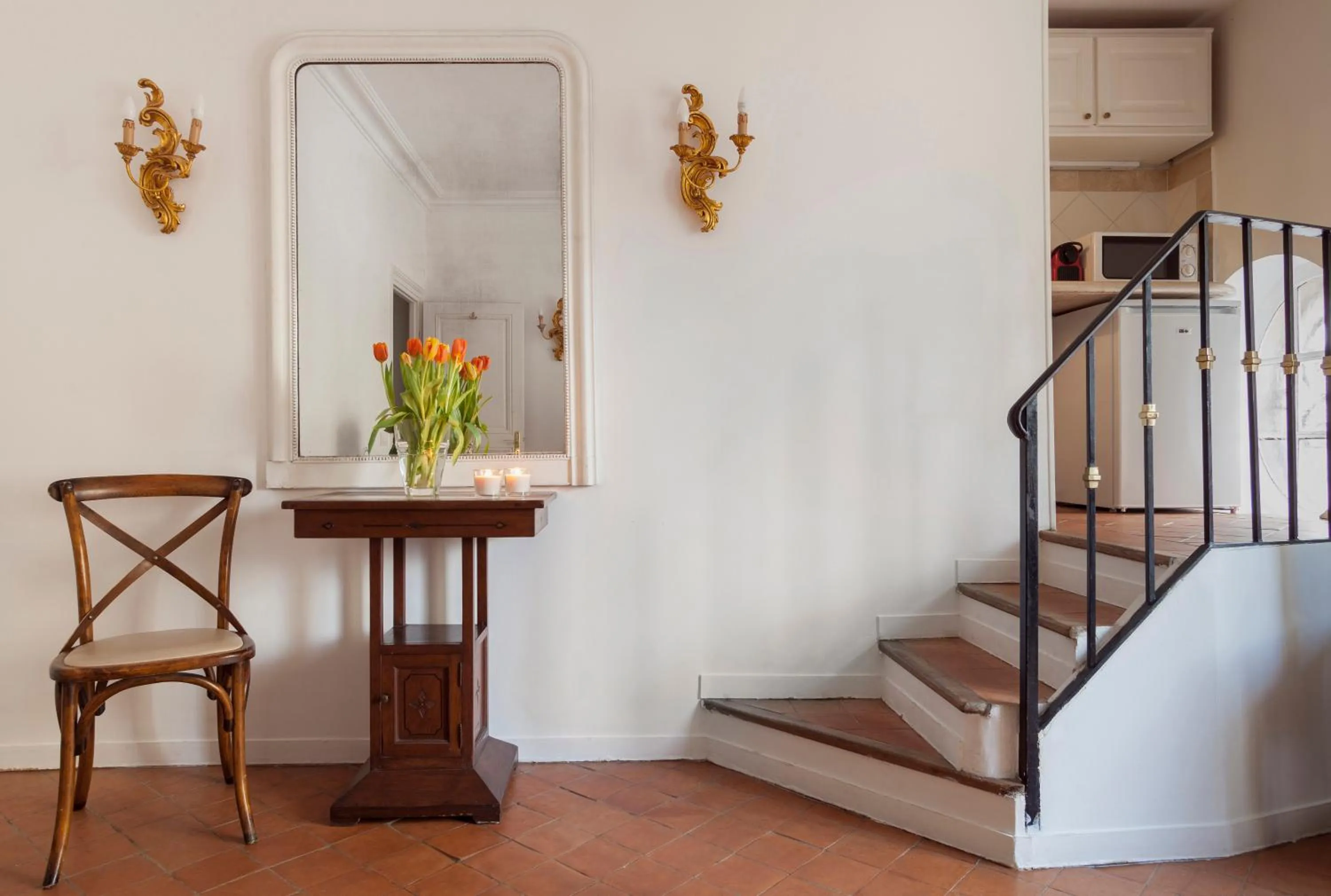 Kitchen or kitchenette in Mithouard Apartments