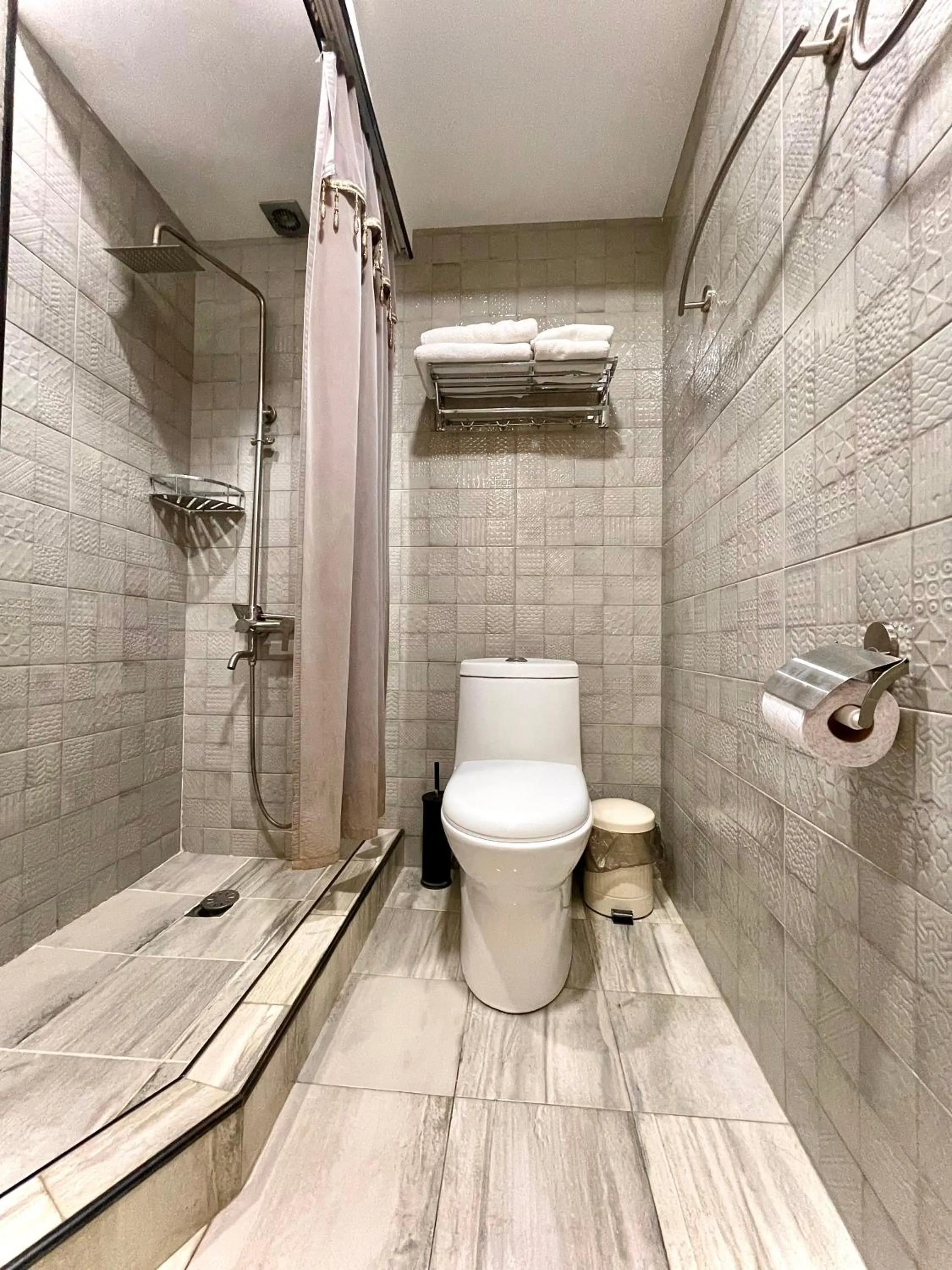 Bathroom in Silver 34 Boutique