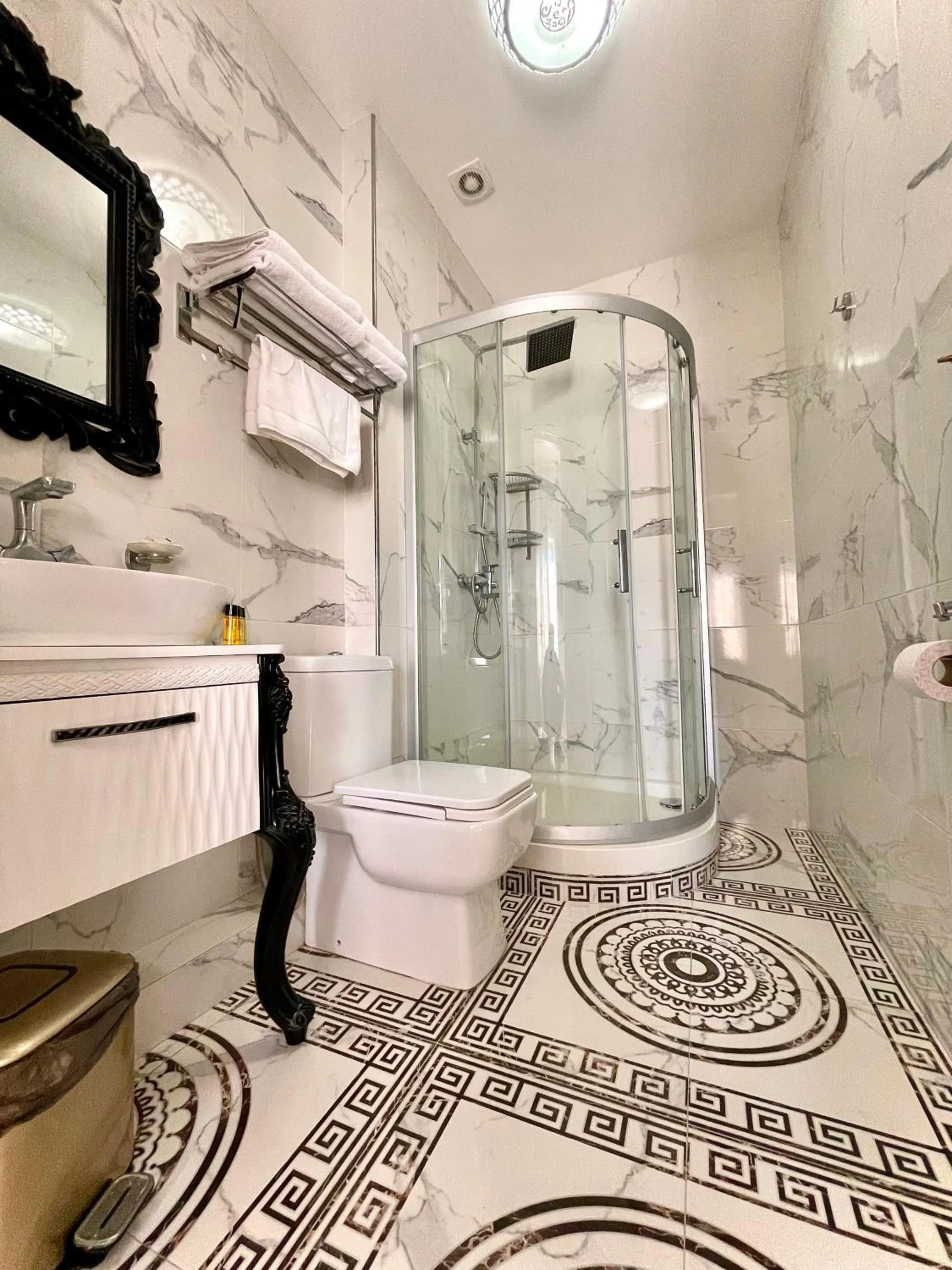 Bathroom in Silver 34 Boutique