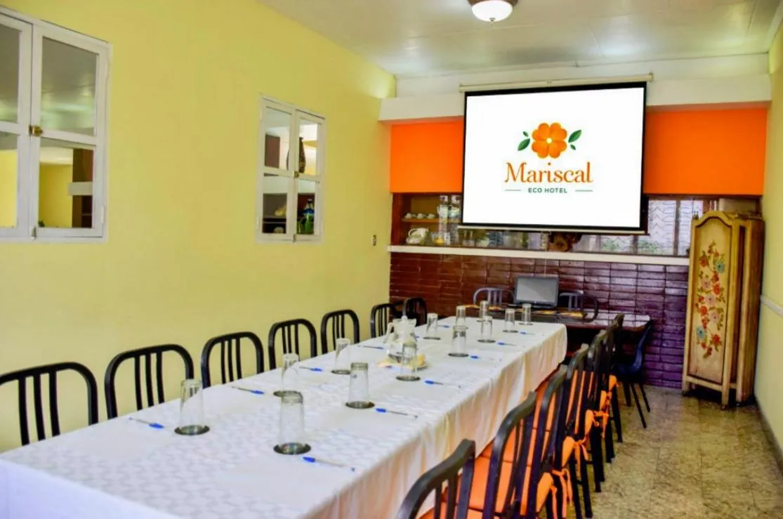 Restaurant/places to eat in Eco Hotel Mariscal