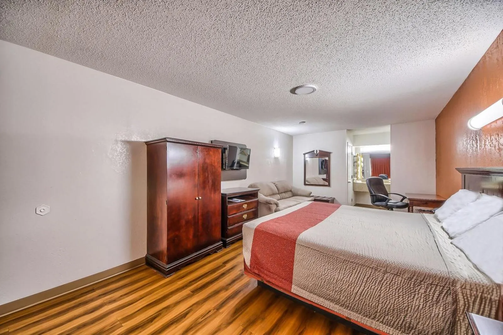 TV and multimedia, Bed in Hillcrest Inn & Suites Ozona