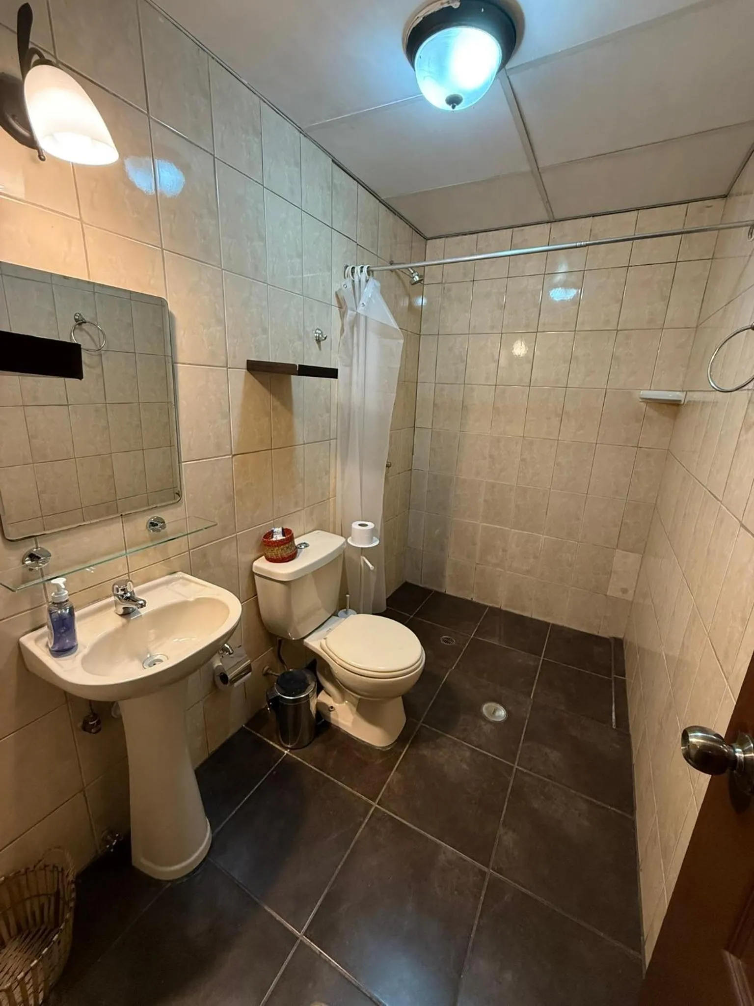 Shower in La Casona de Palacio Viejo